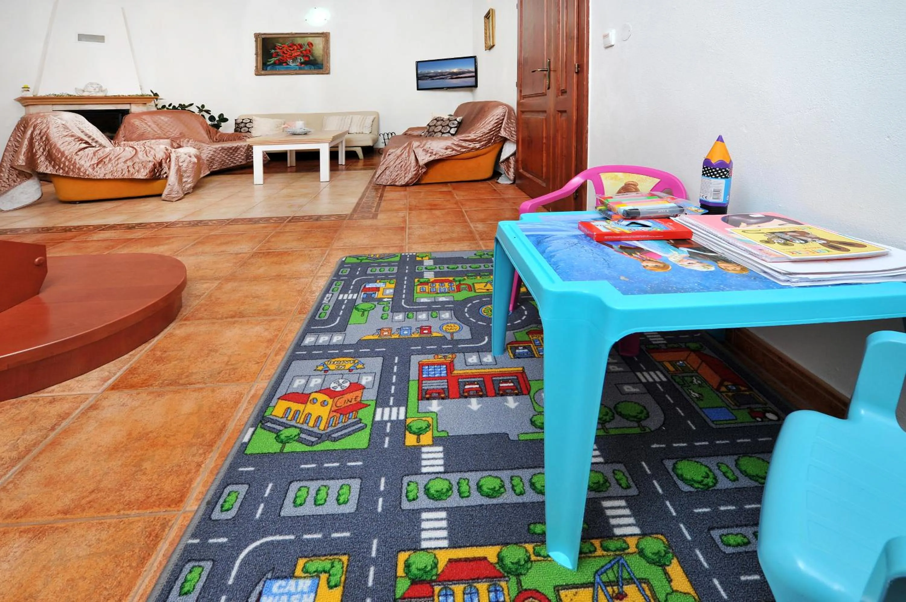 Communal lounge/ TV room in Pension Villa Kunerad