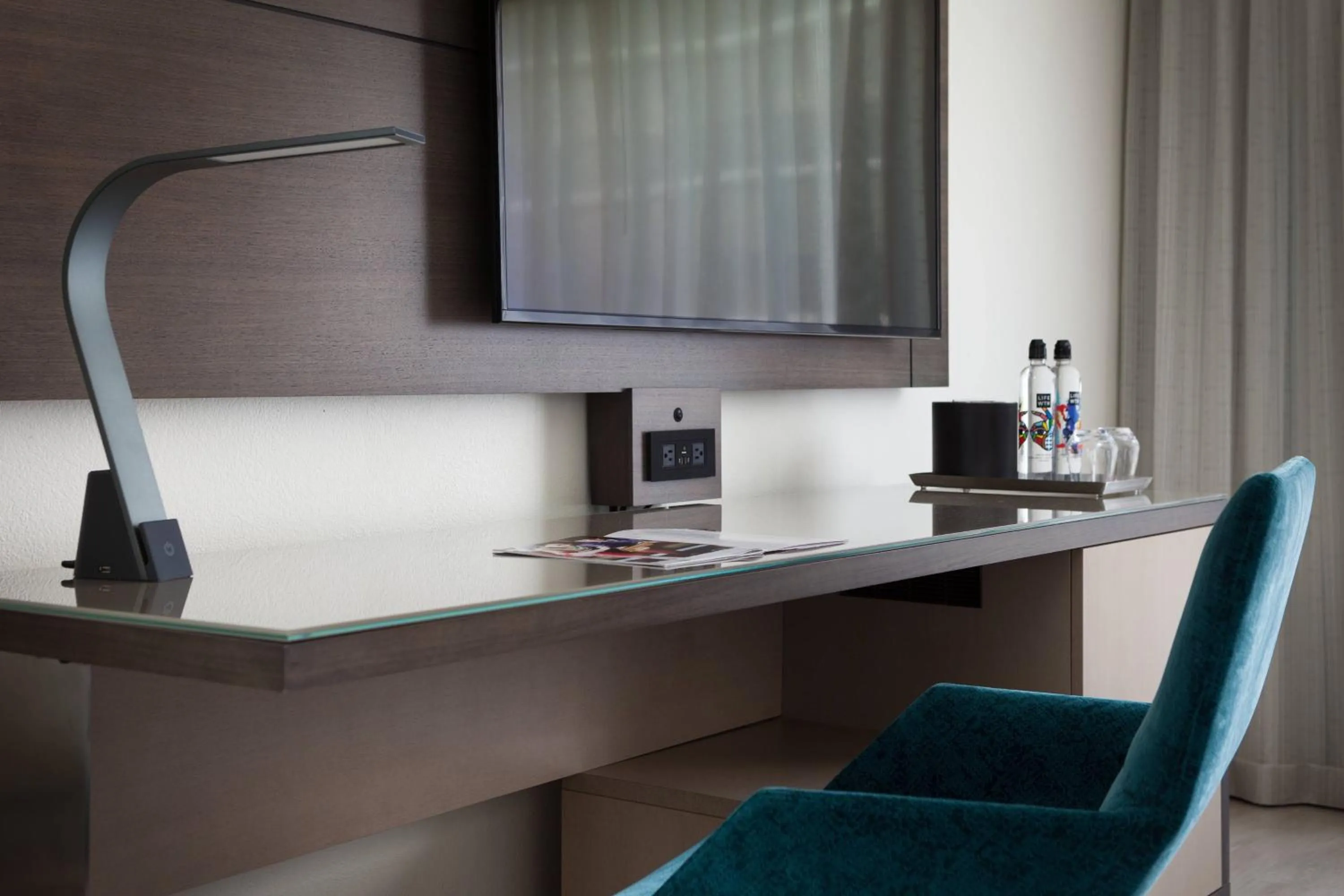 Photo of the whole room in Miami Airport Marriott