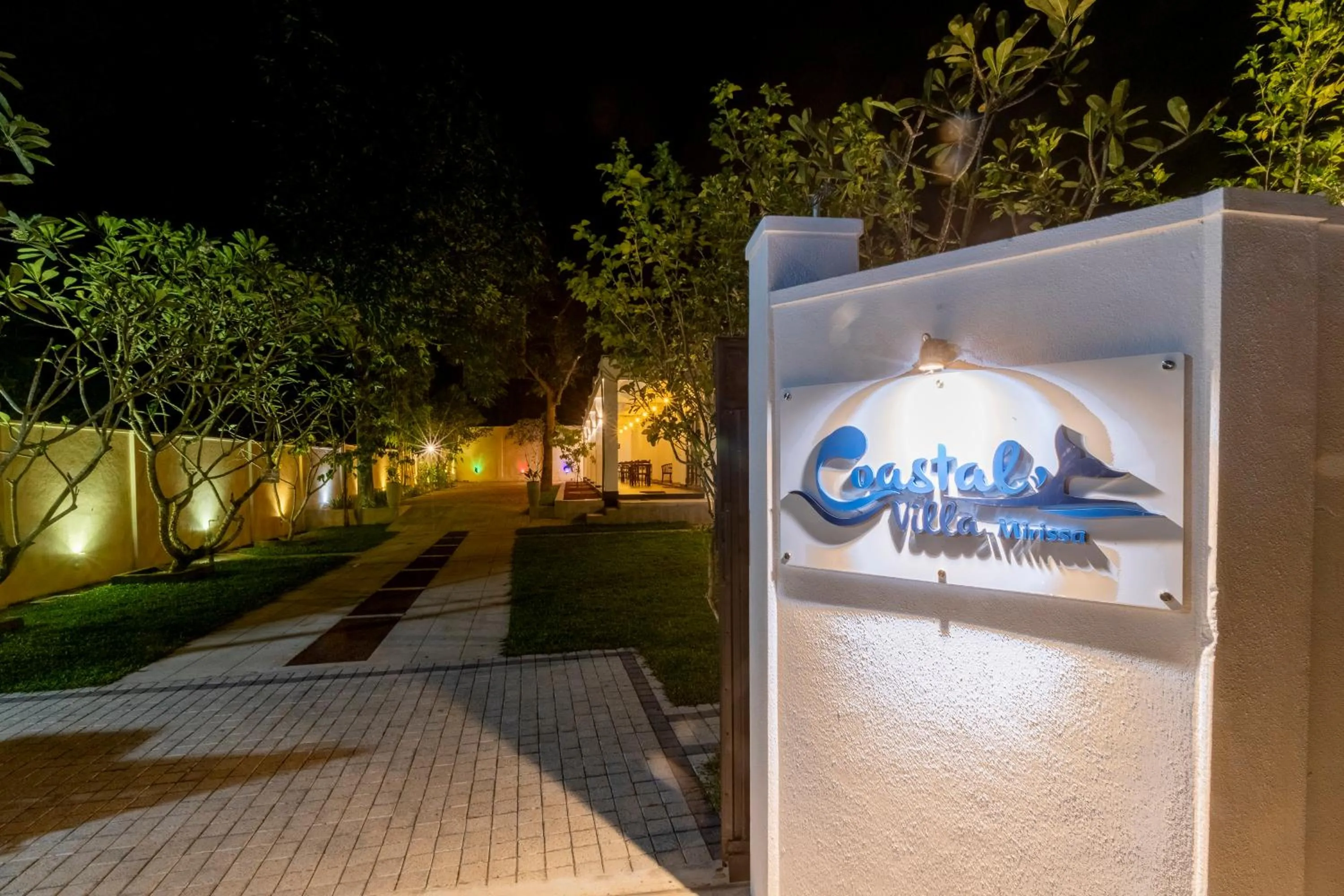 Night in Coastal Villa Mirissa