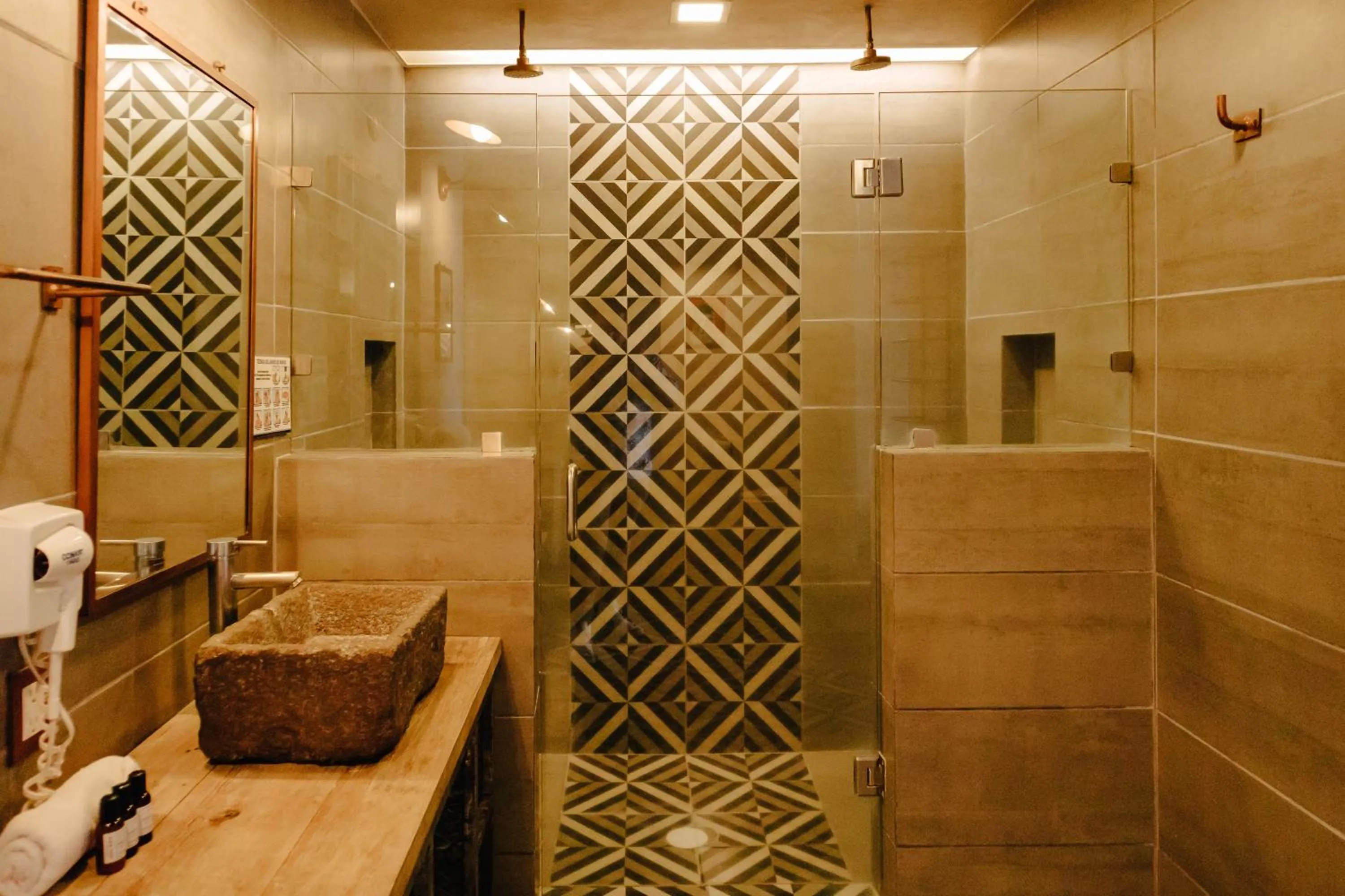 Shower in Hotel Del Portal San Miguel de Allende