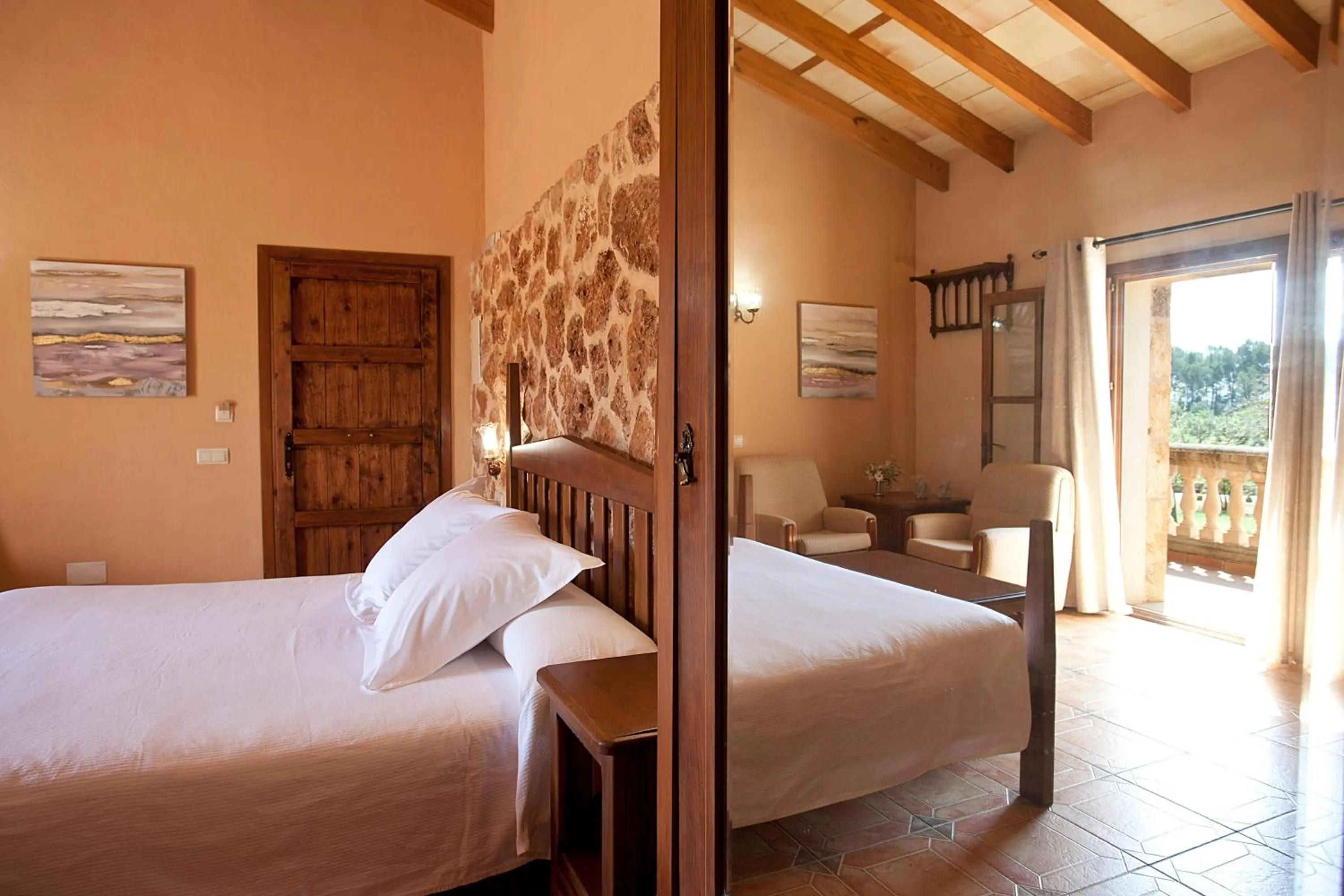 Photo of the whole room, Bed in Agroturismo Es Quatre Cantons