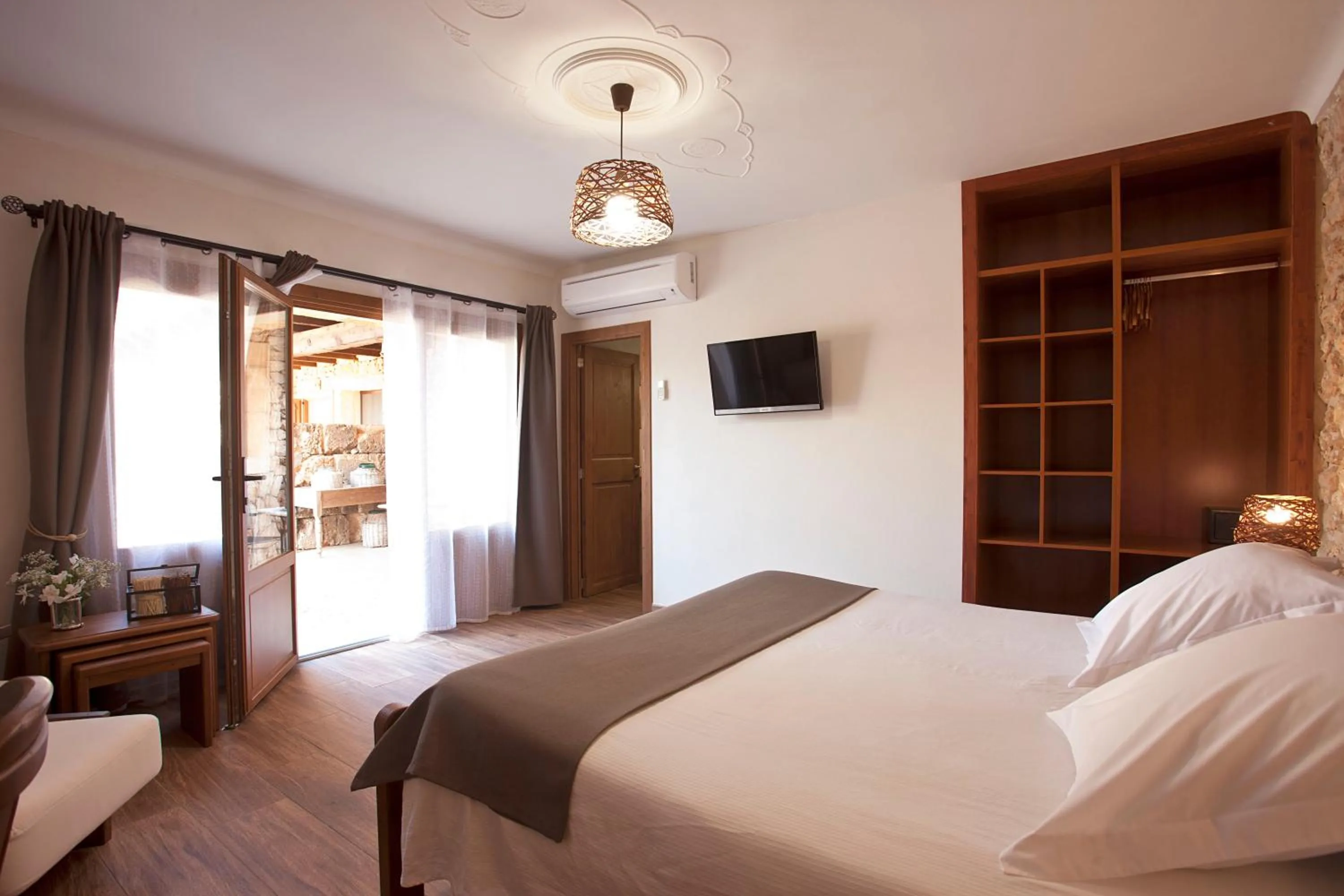Bedroom, Bed in Agroturismo Es Quatre Cantons
