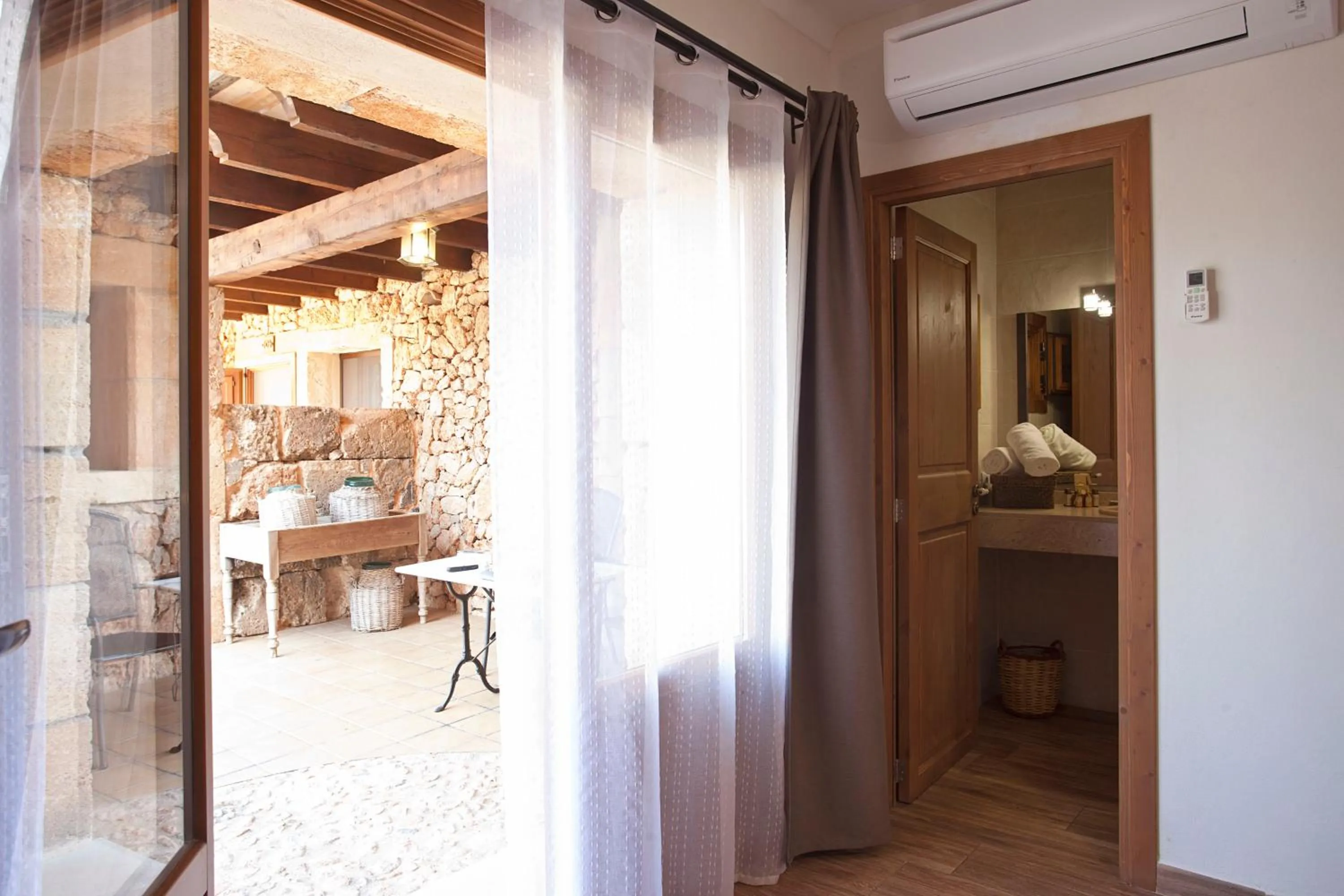 Photo of the whole room in Agroturismo Es Quatre Cantons