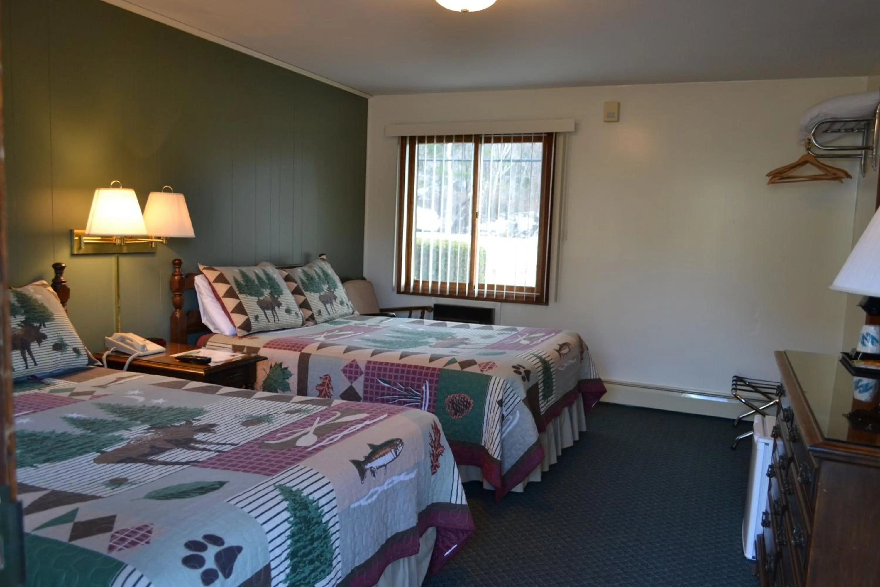 Bed in Kancamagus Lodge