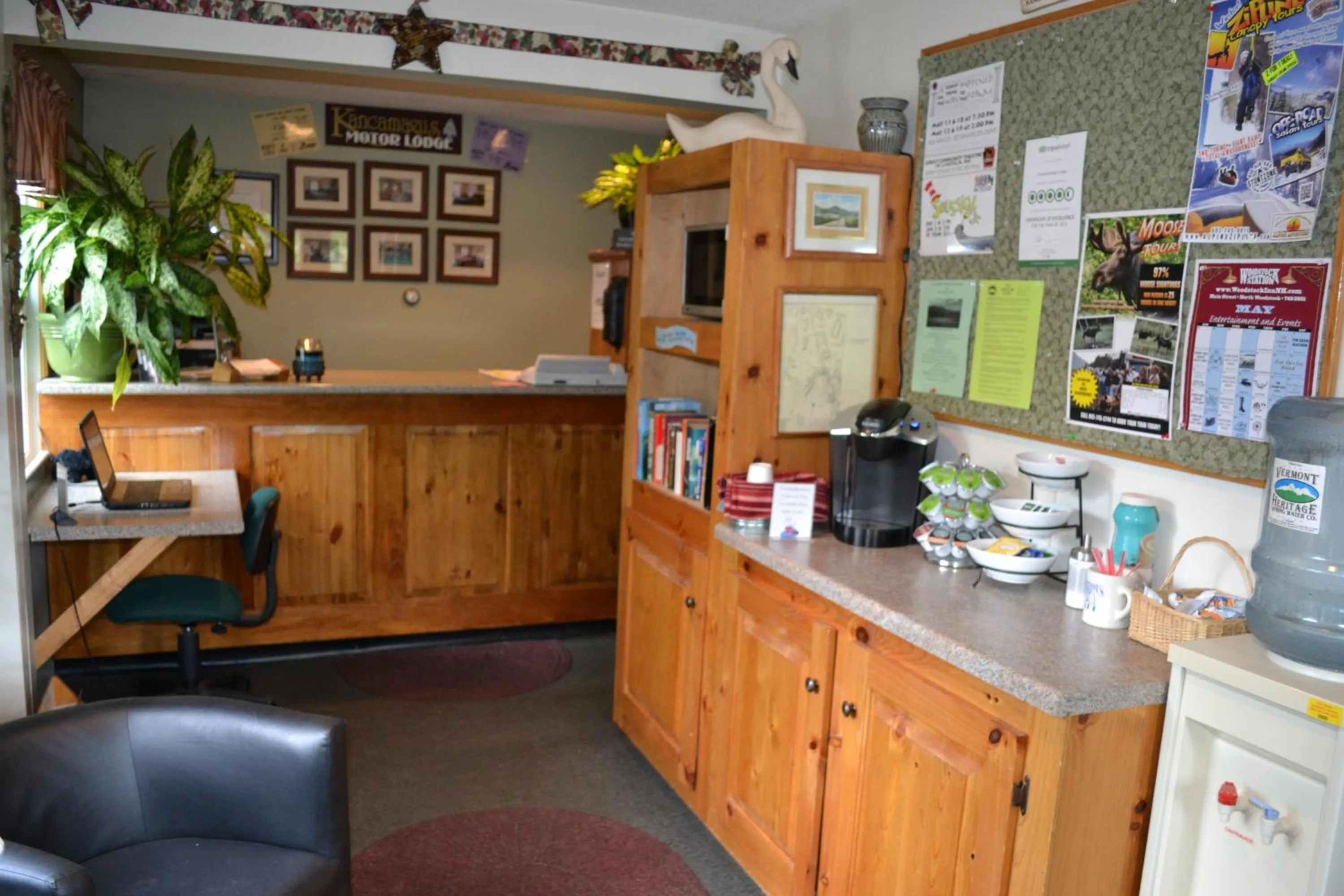 Lobby or reception in Kancamagus Lodge