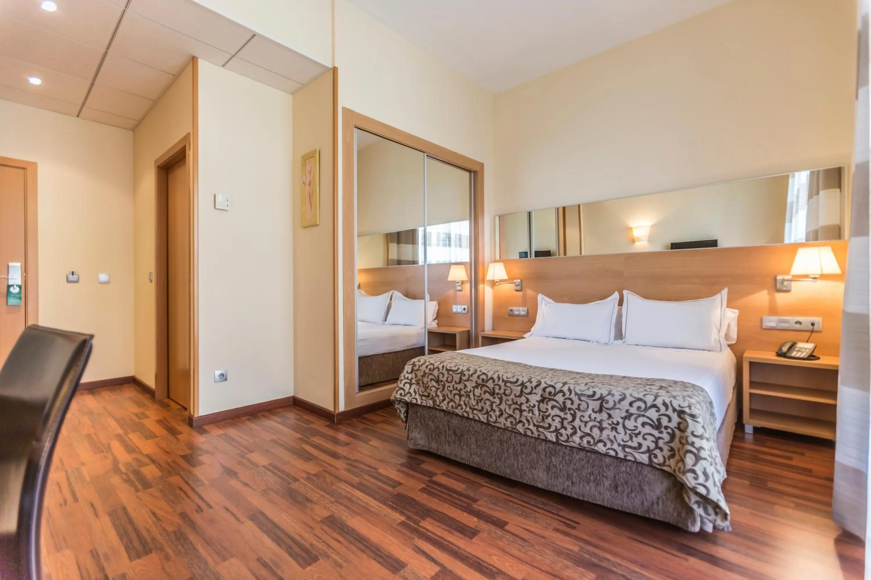 Photo of the whole room, Bed in Hotel Desitges