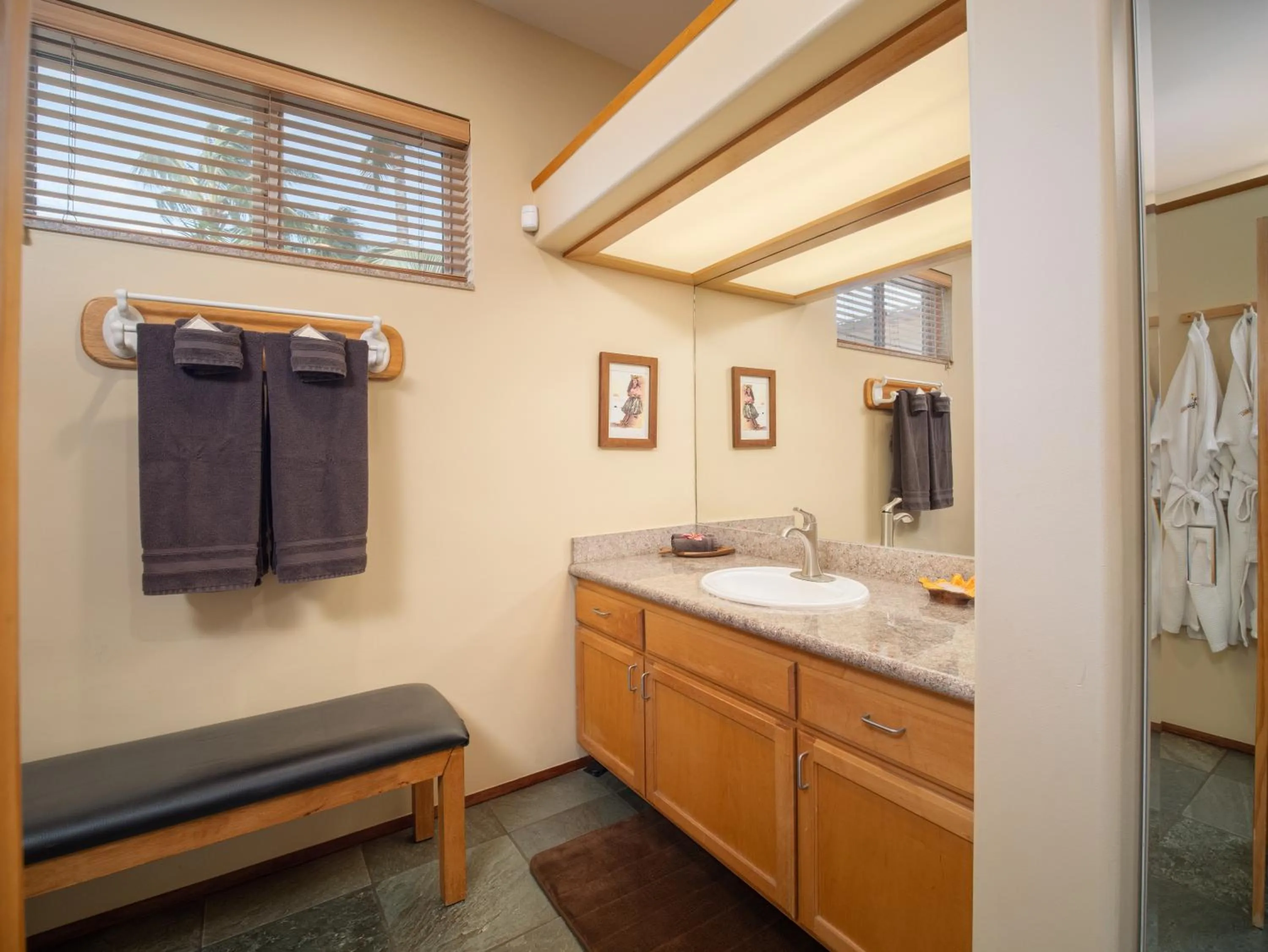 Bathroom in Aloha Aku Hula2 Suite - Experience Beachfront Bliss