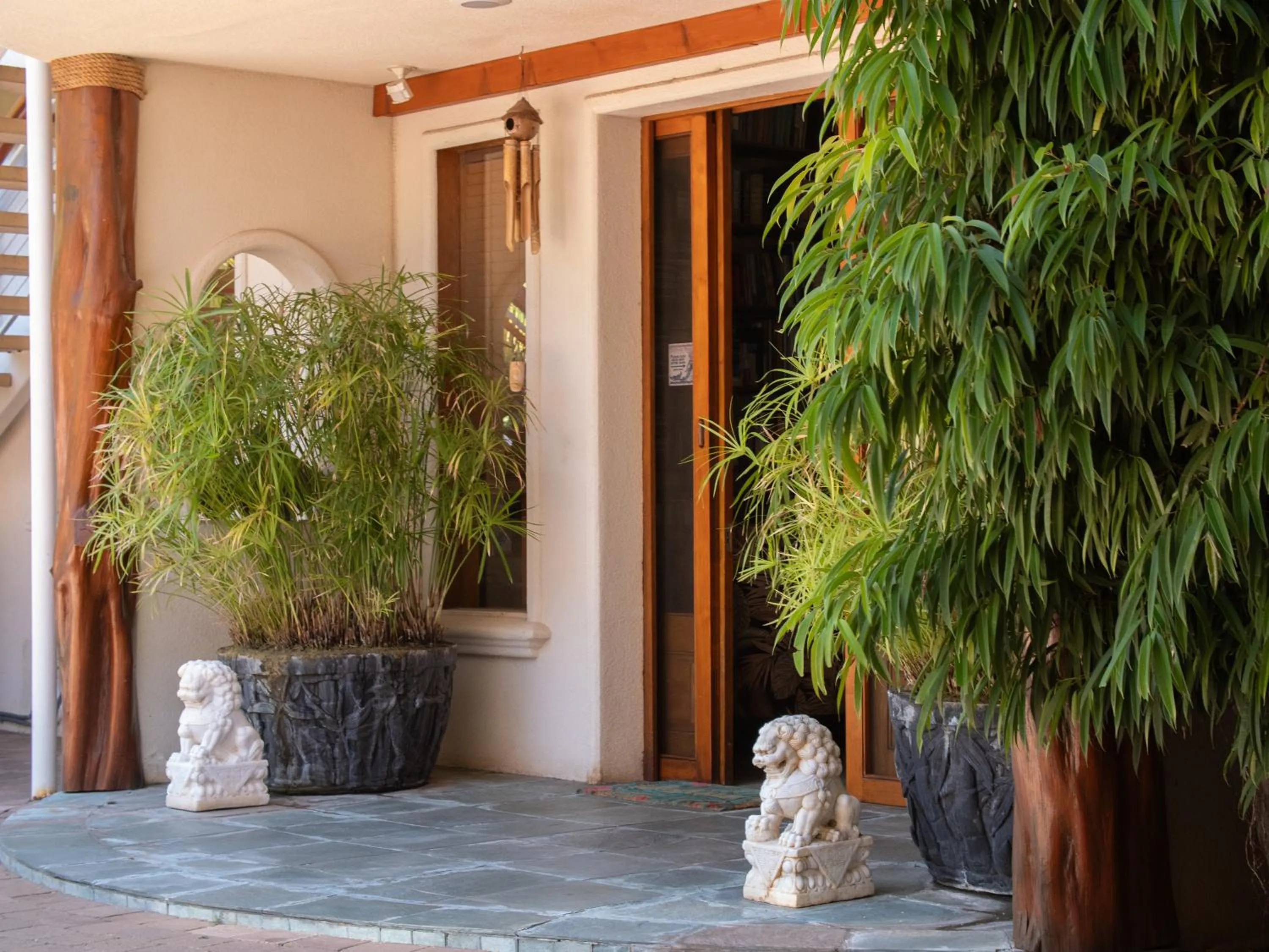 Property building in Aloha Aku Hula2 Suite - Experience Beachfront Bliss