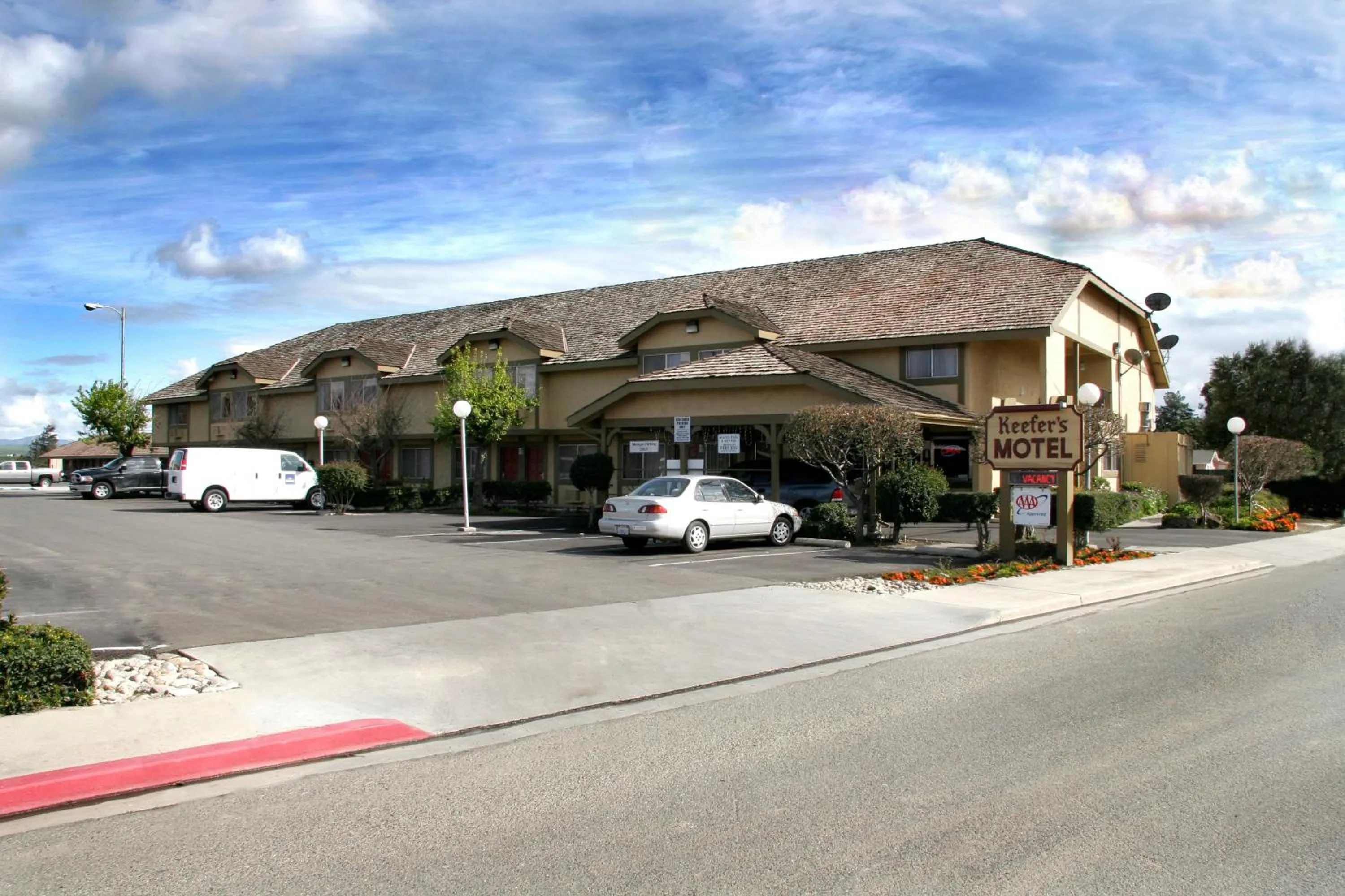 Facade/entrance in Keefers Inn King City