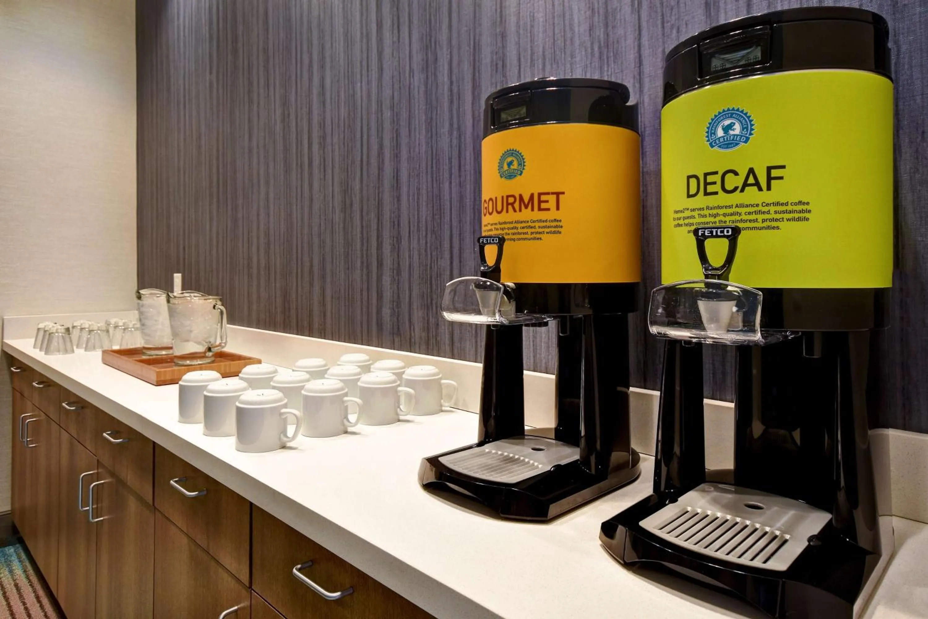 Dining area in Home2 Suites By Hilton Bowling Green, Oh