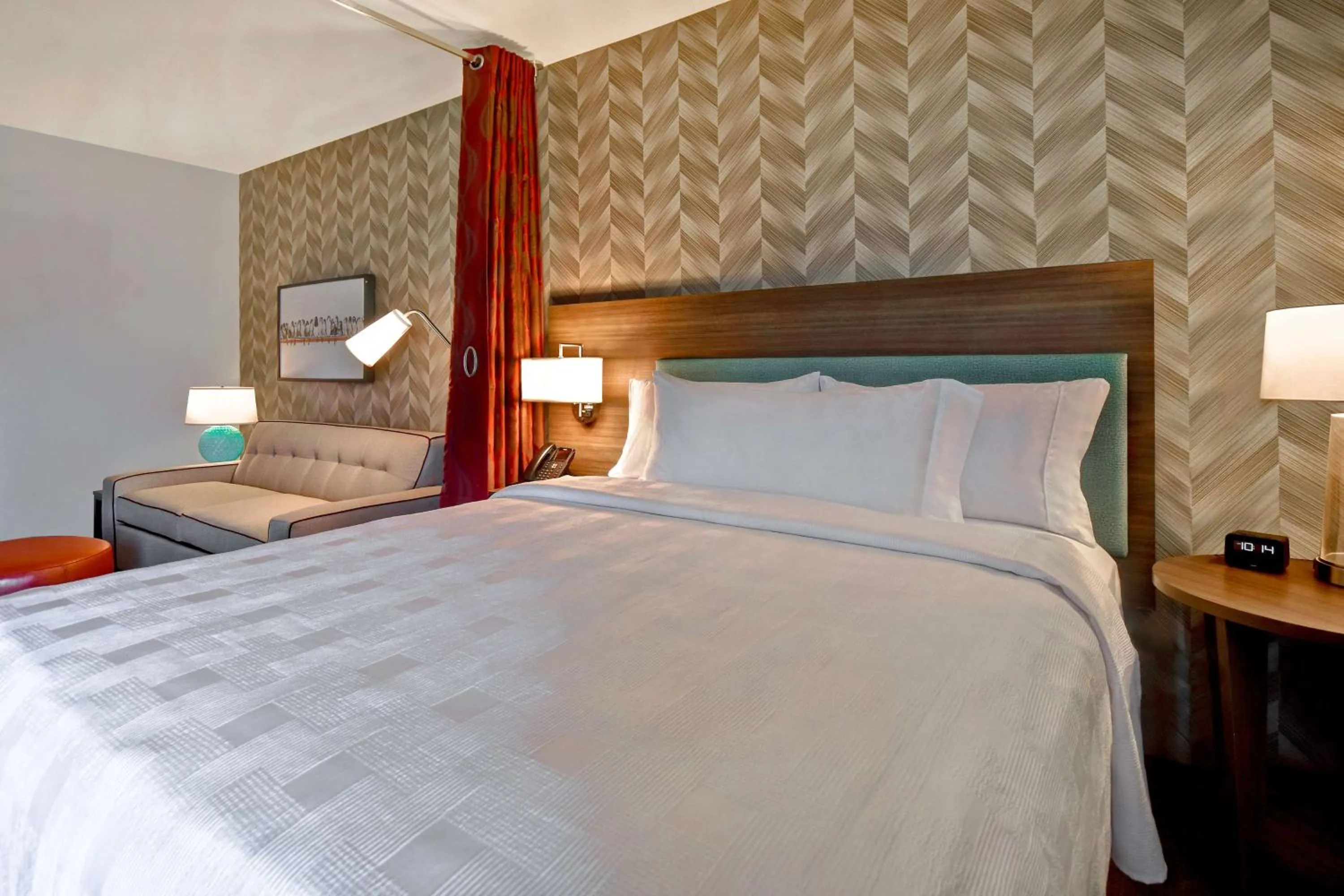 Bed in Home2 Suites By Hilton Bowling Green, Oh