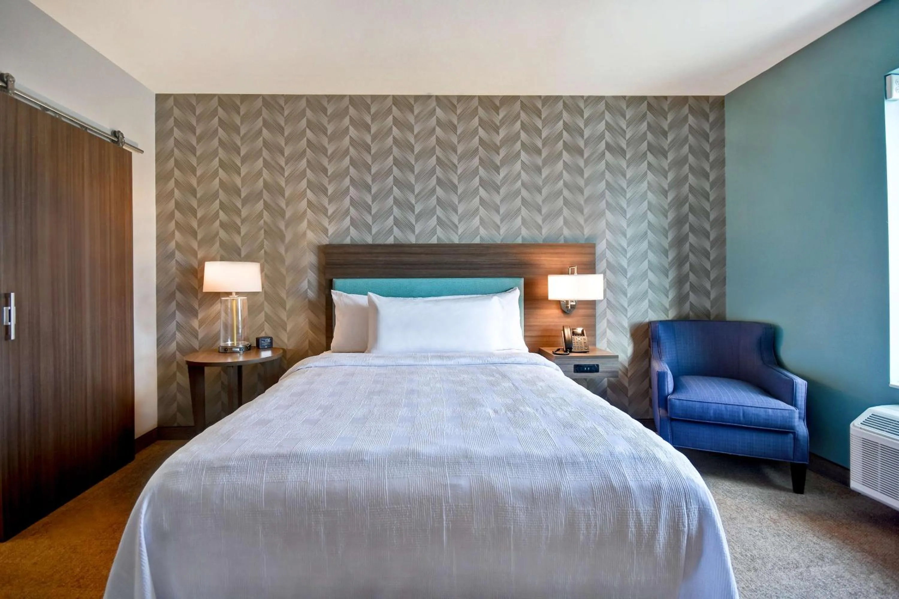 Bed in Home2 Suites By Hilton Bowling Green, Oh