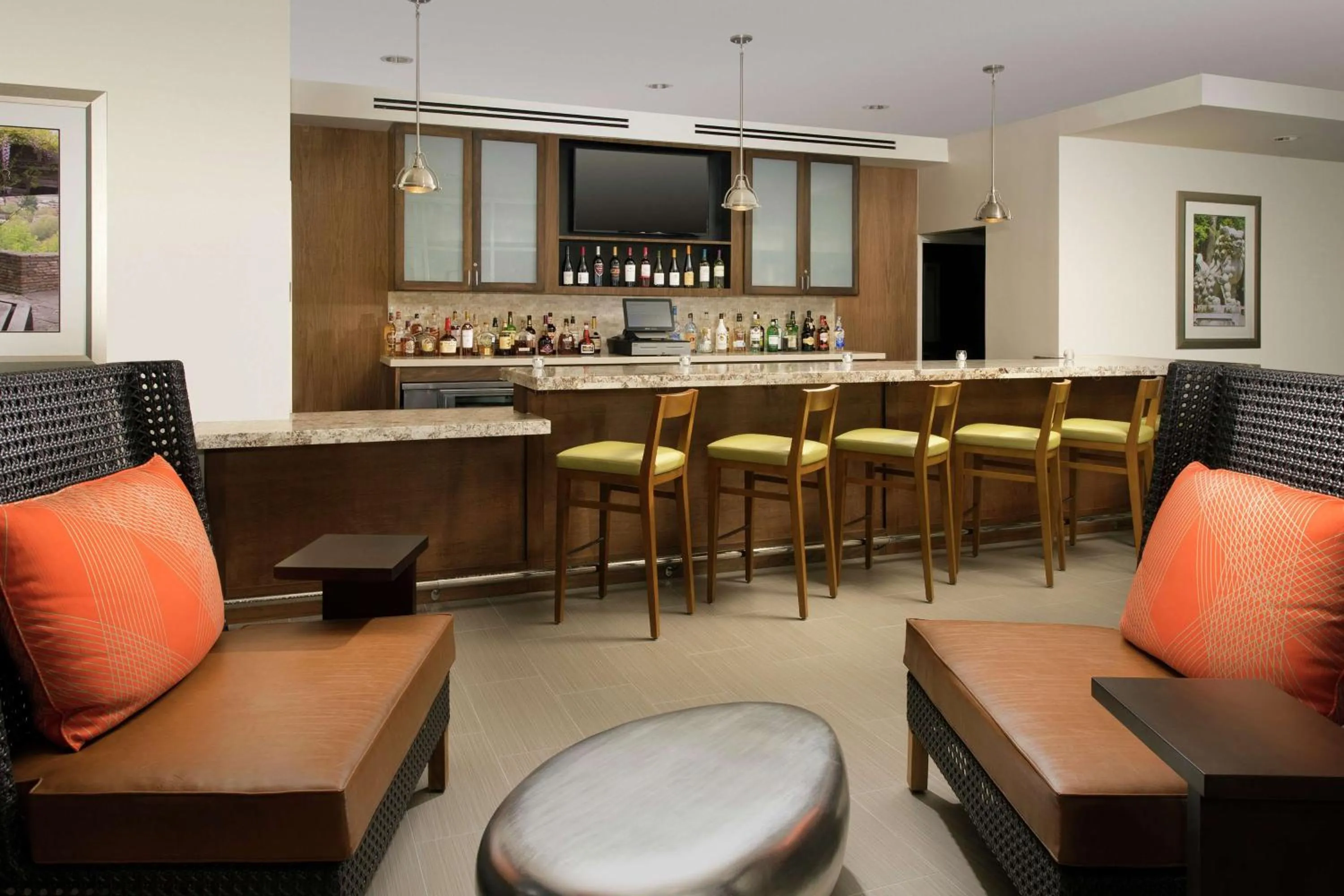 Lounge or bar in Hilton Garden Inn San Antonio Airport South