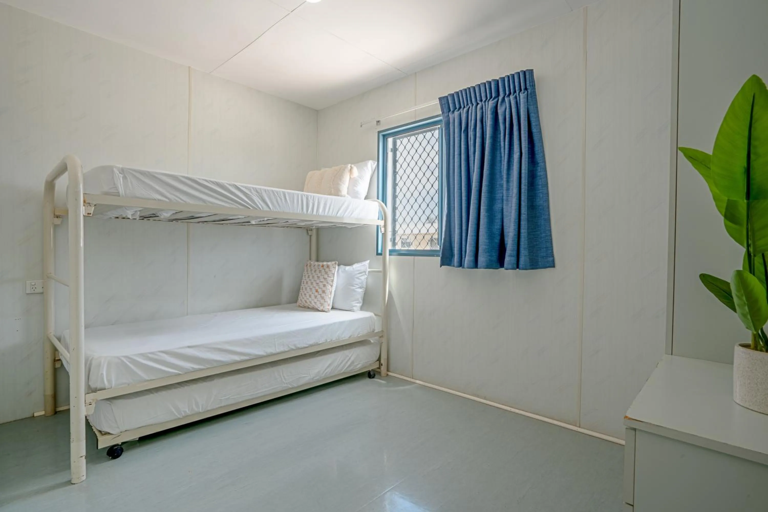 Bedroom, Bed in Tasman Holiday Parks - Denham Seaside