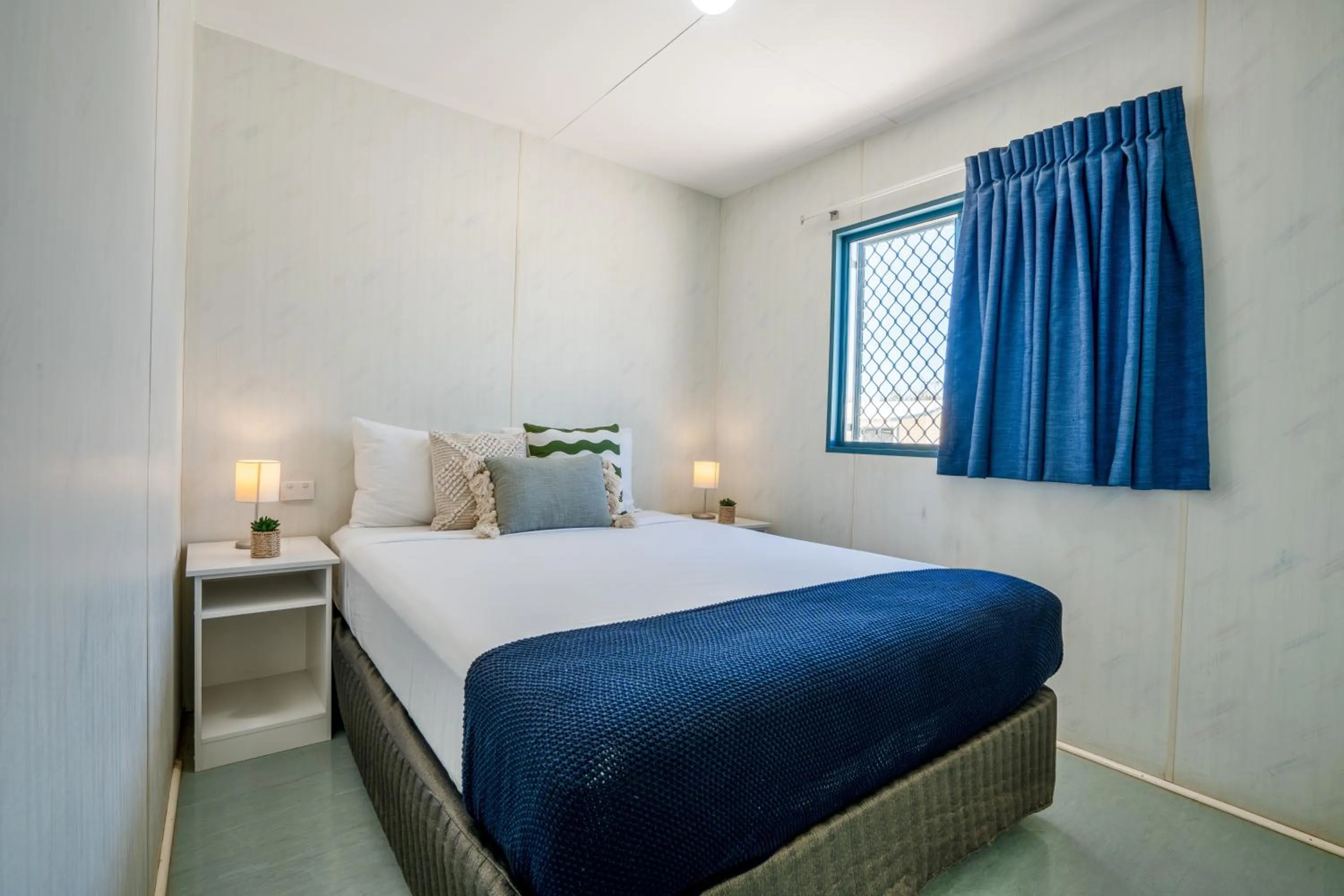 Bedroom, Bed in Tasman Holiday Parks - Denham Seaside