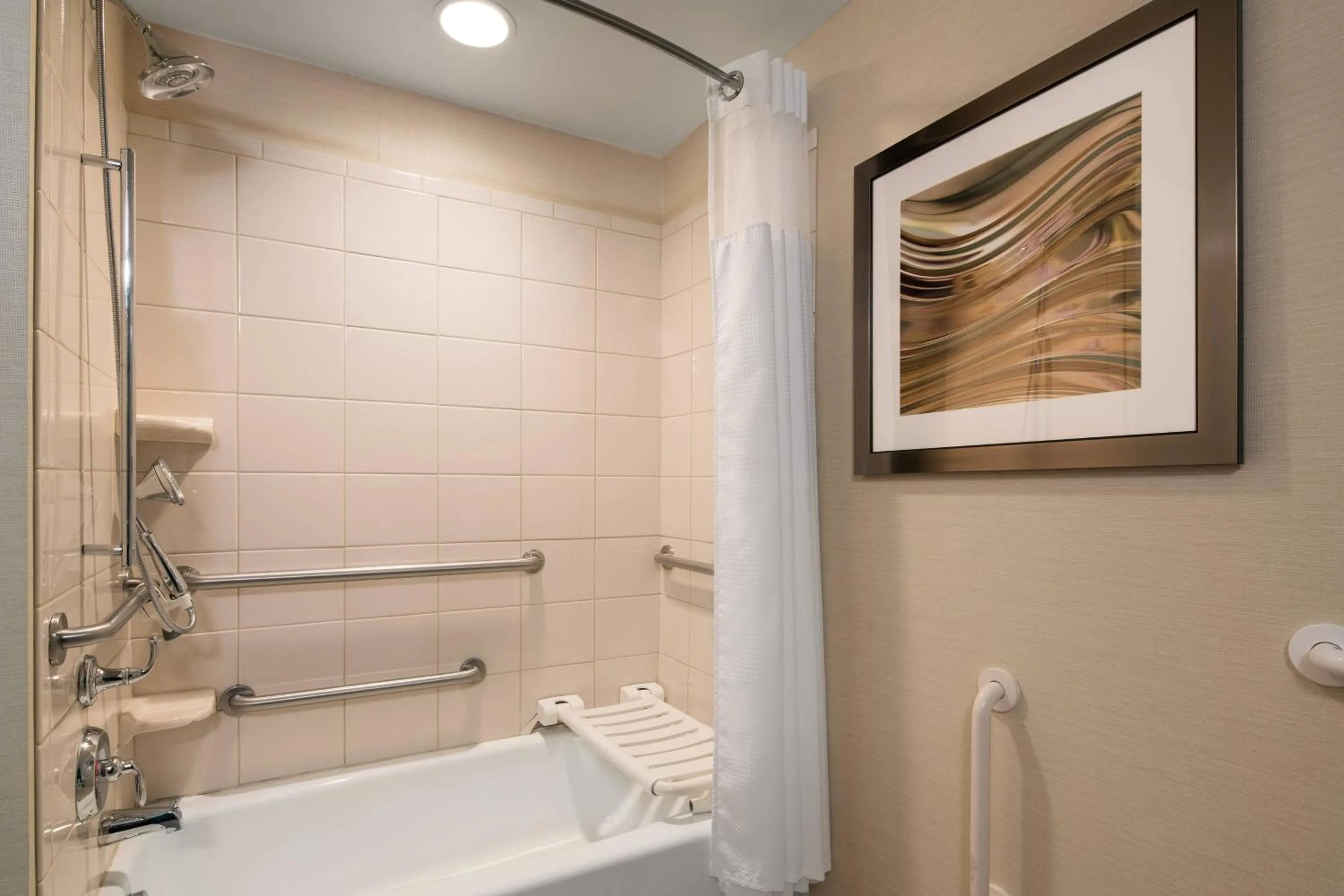 Bathroom in Courtyard by Marriott Glenwood Springs