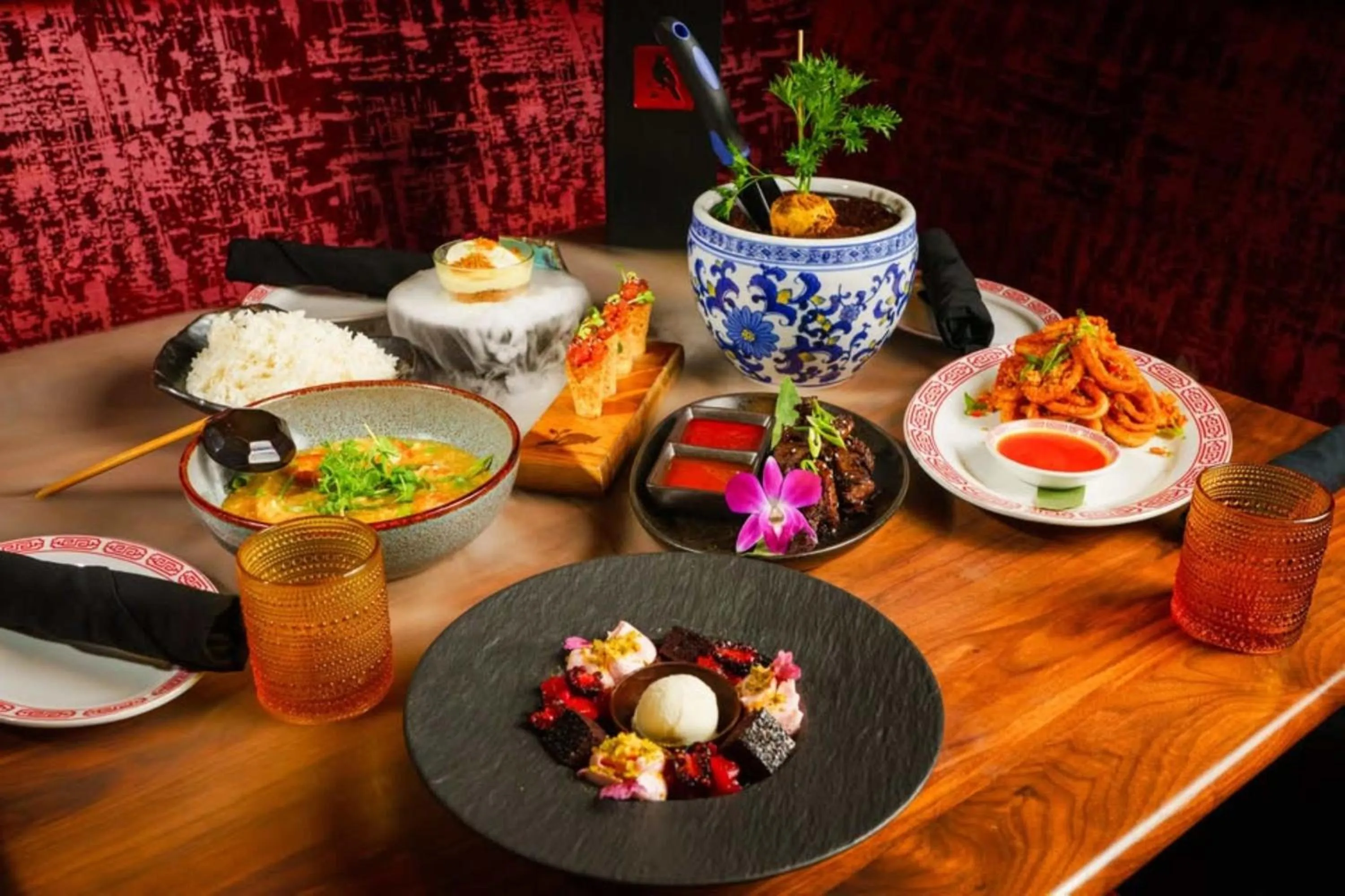 Restaurant/places to eat in Holiday Inn Express & Suites Naples Downtown - 5th Avenue by IHG