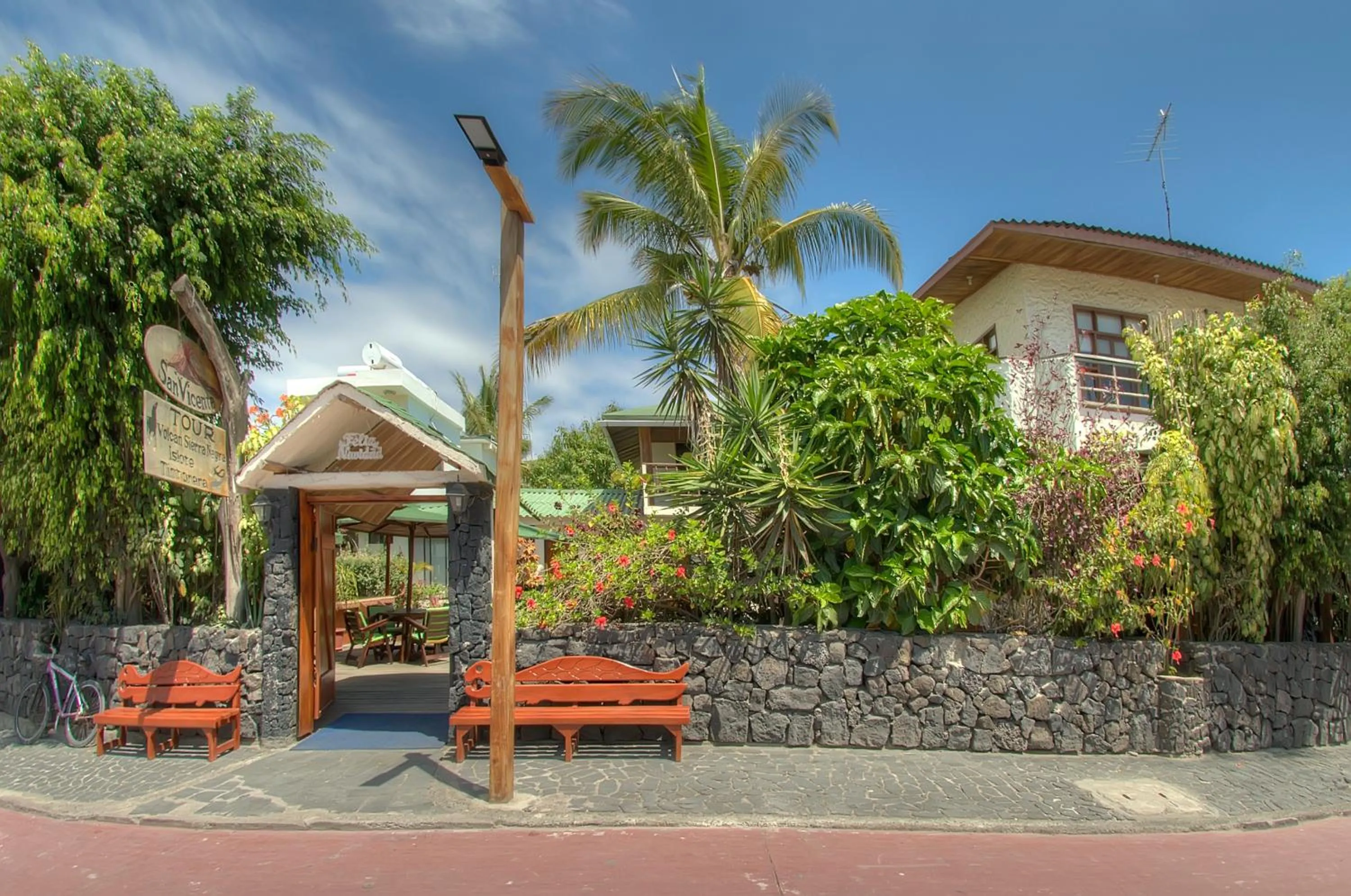Facade/entrance in Hotel San Vicente Galapagos