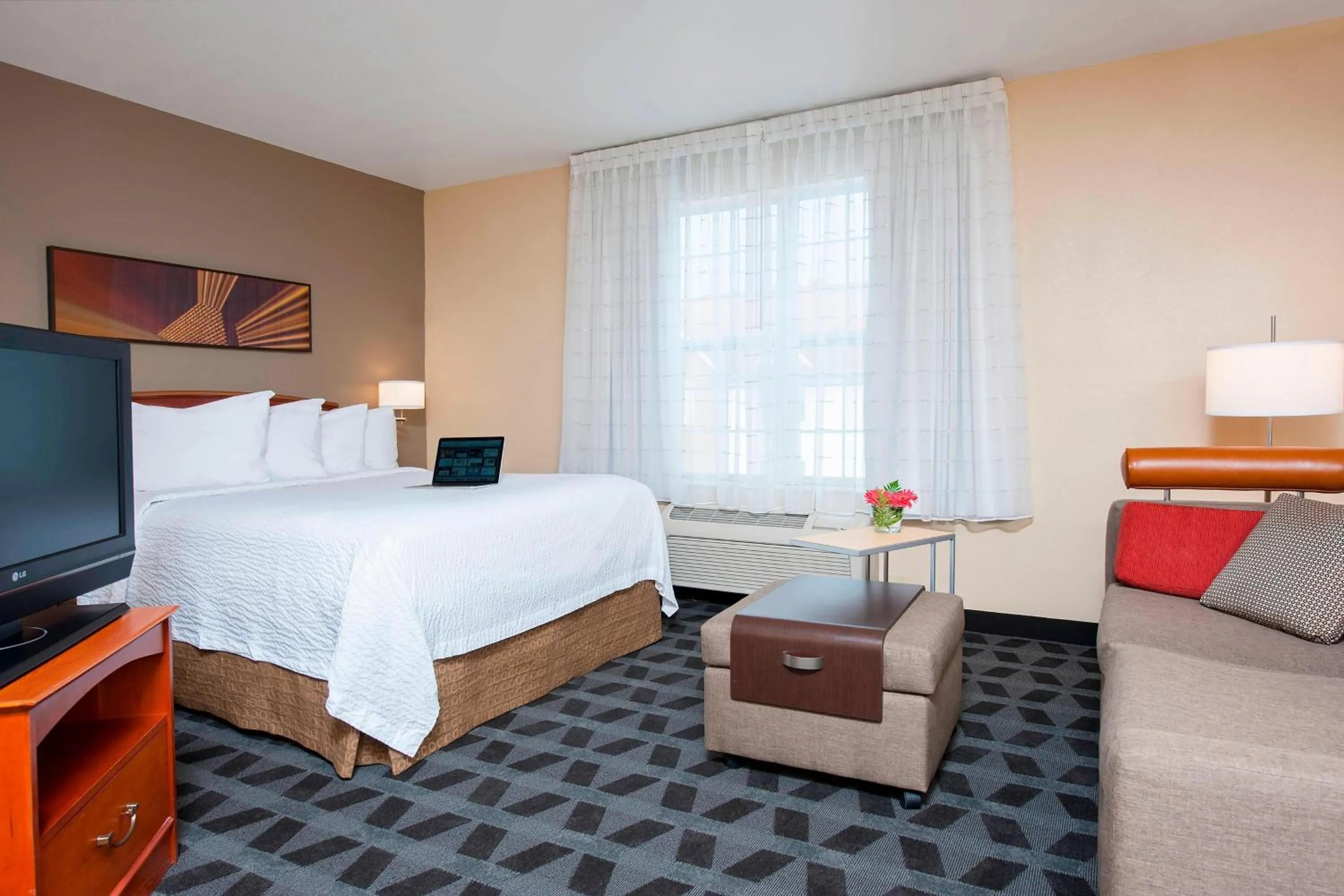 Bedroom in TownePlace Suites by Marriott Indianapolis - Keystone