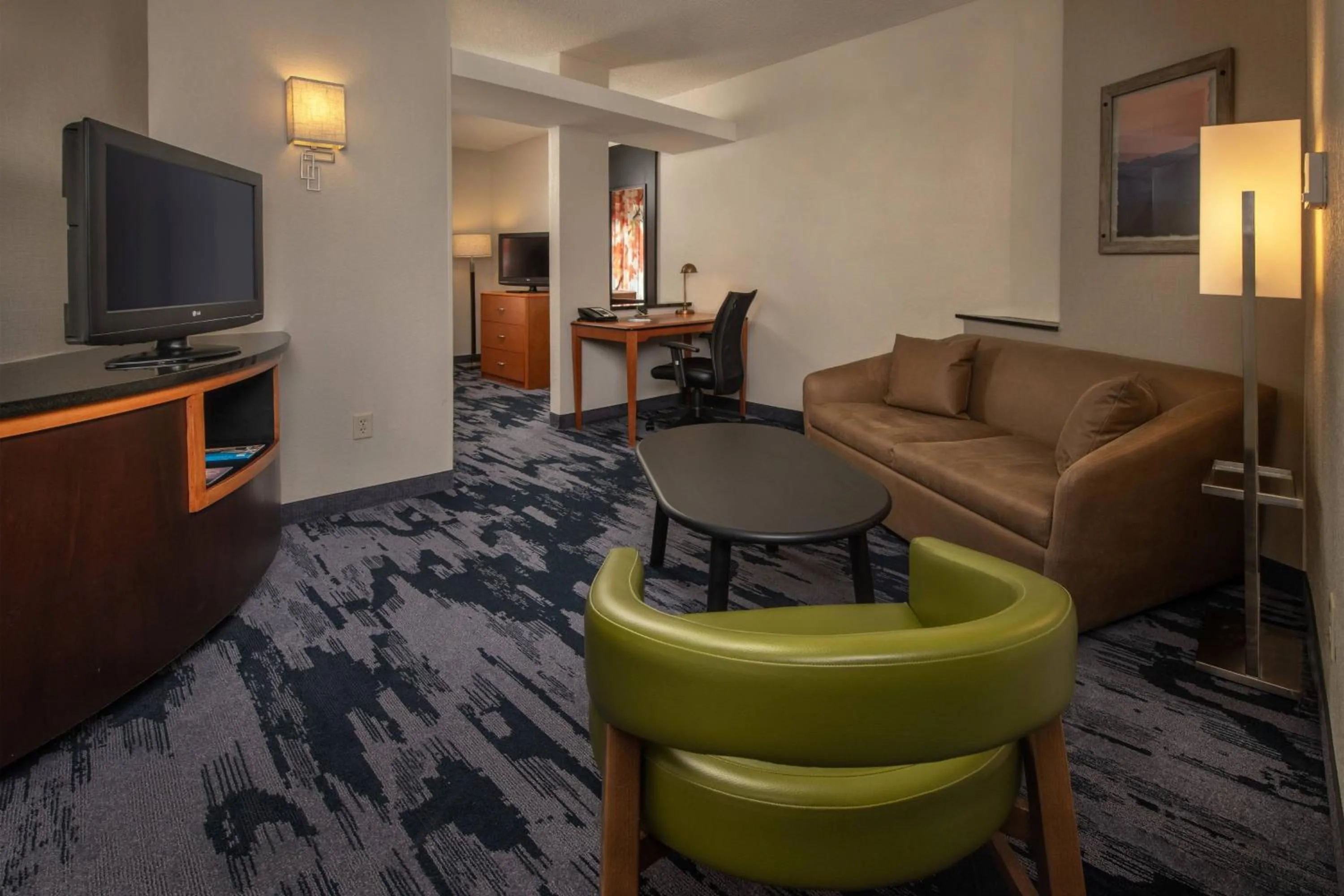 Living room in Fairfield Inn and Suites by Marriott Harrisonburg