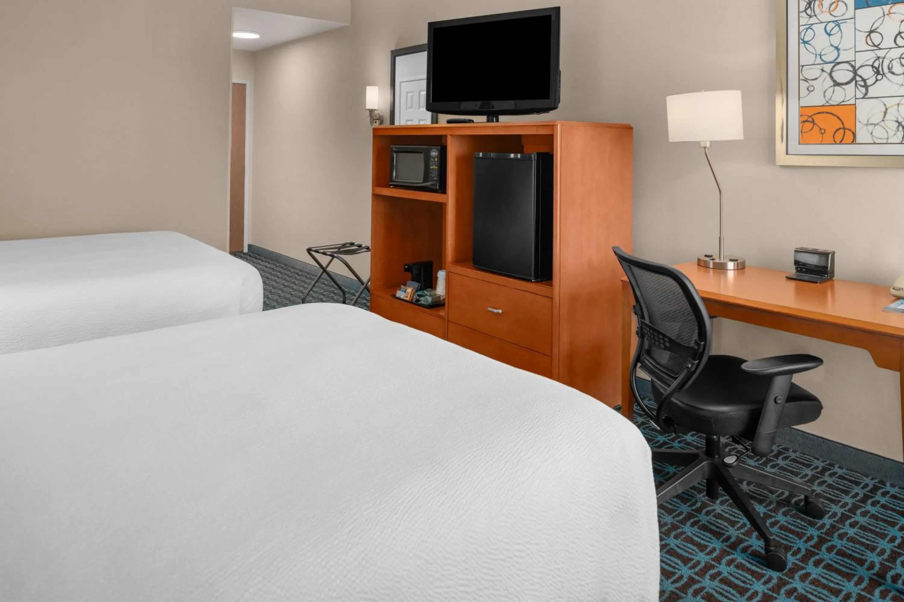 Photo of the whole room, Bed in Fairfield Inn and Suites by Marriott Elk Grove