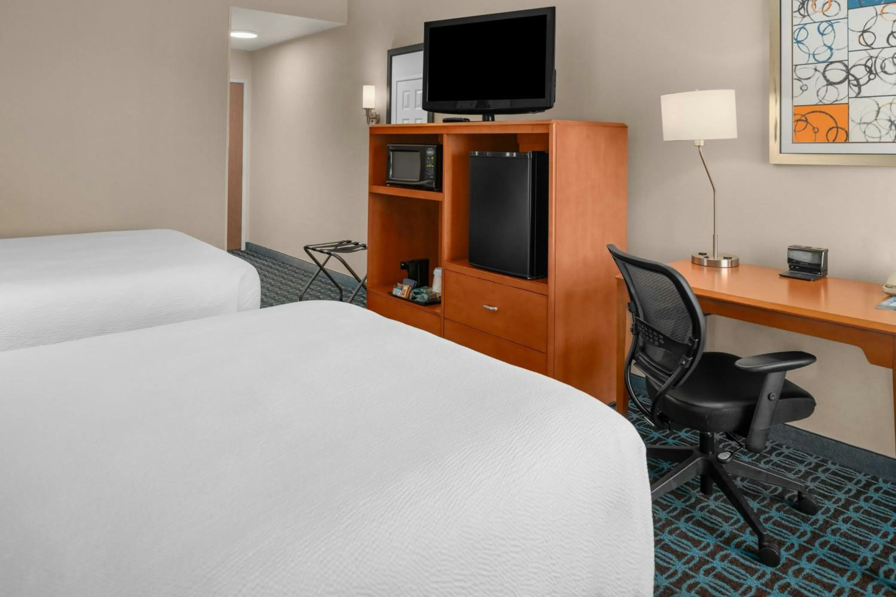 Photo of the whole room, Bed in Fairfield Inn and Suites by Marriott Elk Grove