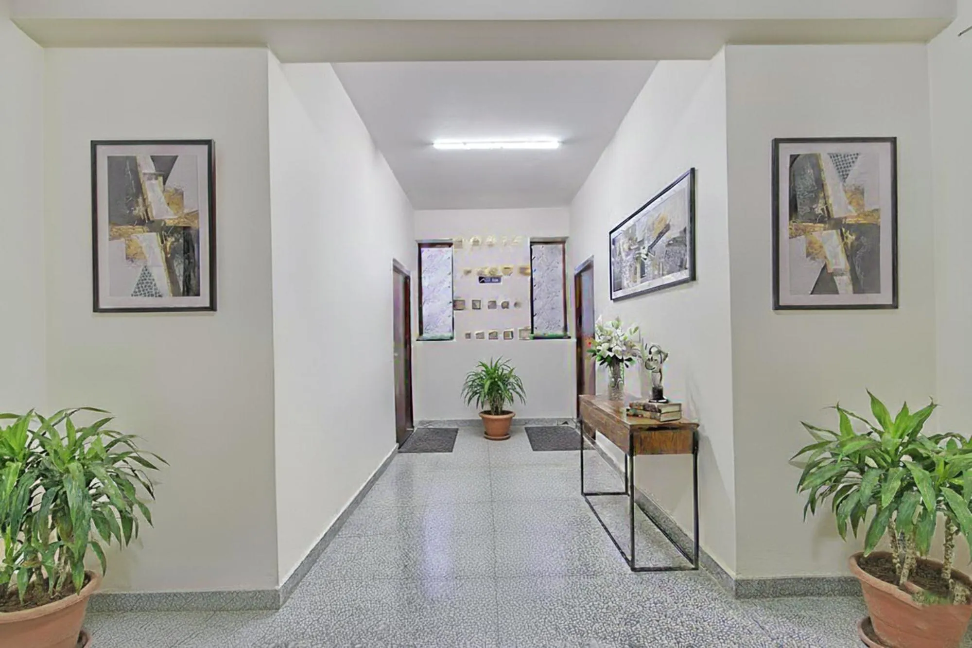Lobby or reception in FabHotel Namaha Suites - Nr Hyderabad International Airport, Shamshabad