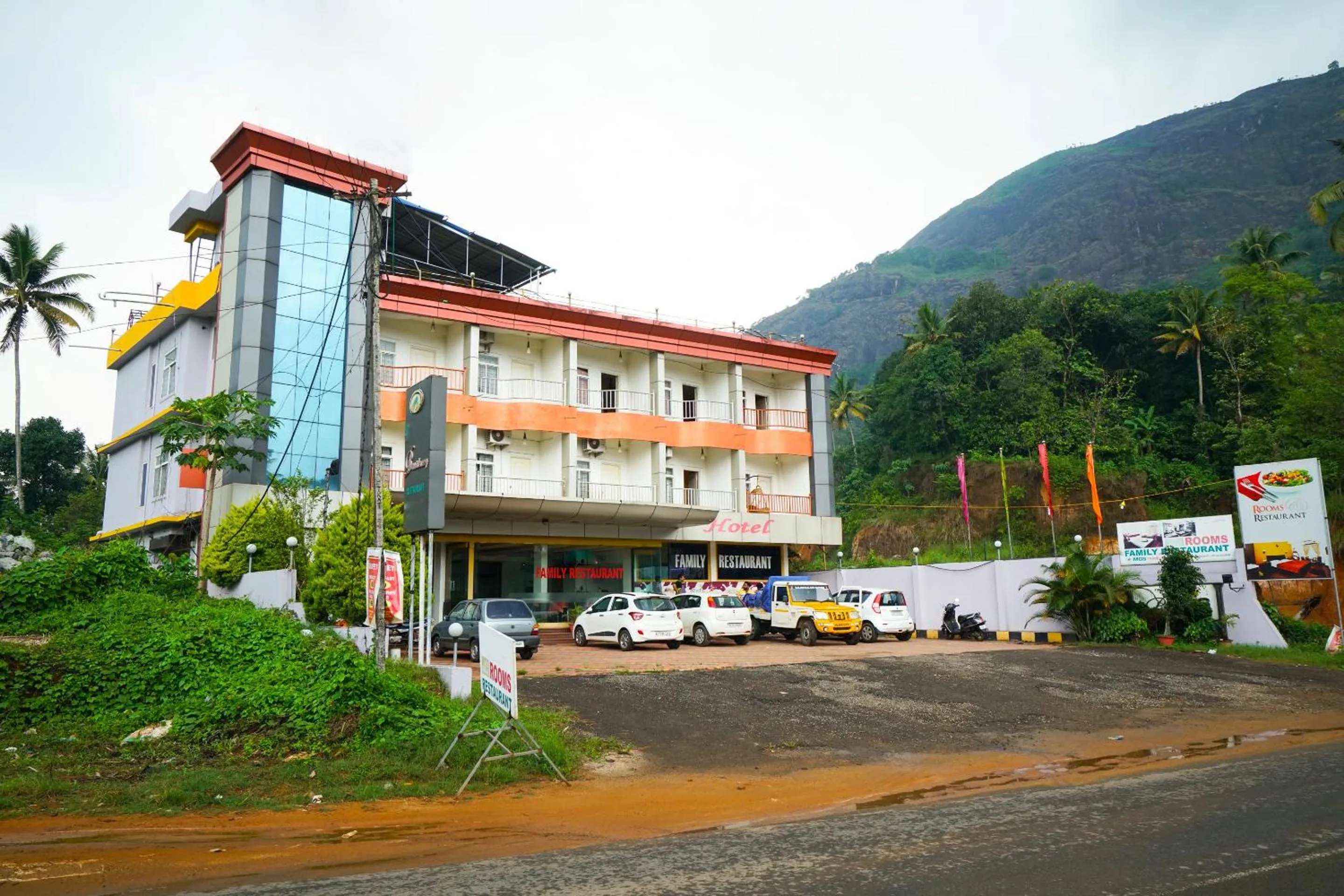 Facade/entrance in MGS Residency
