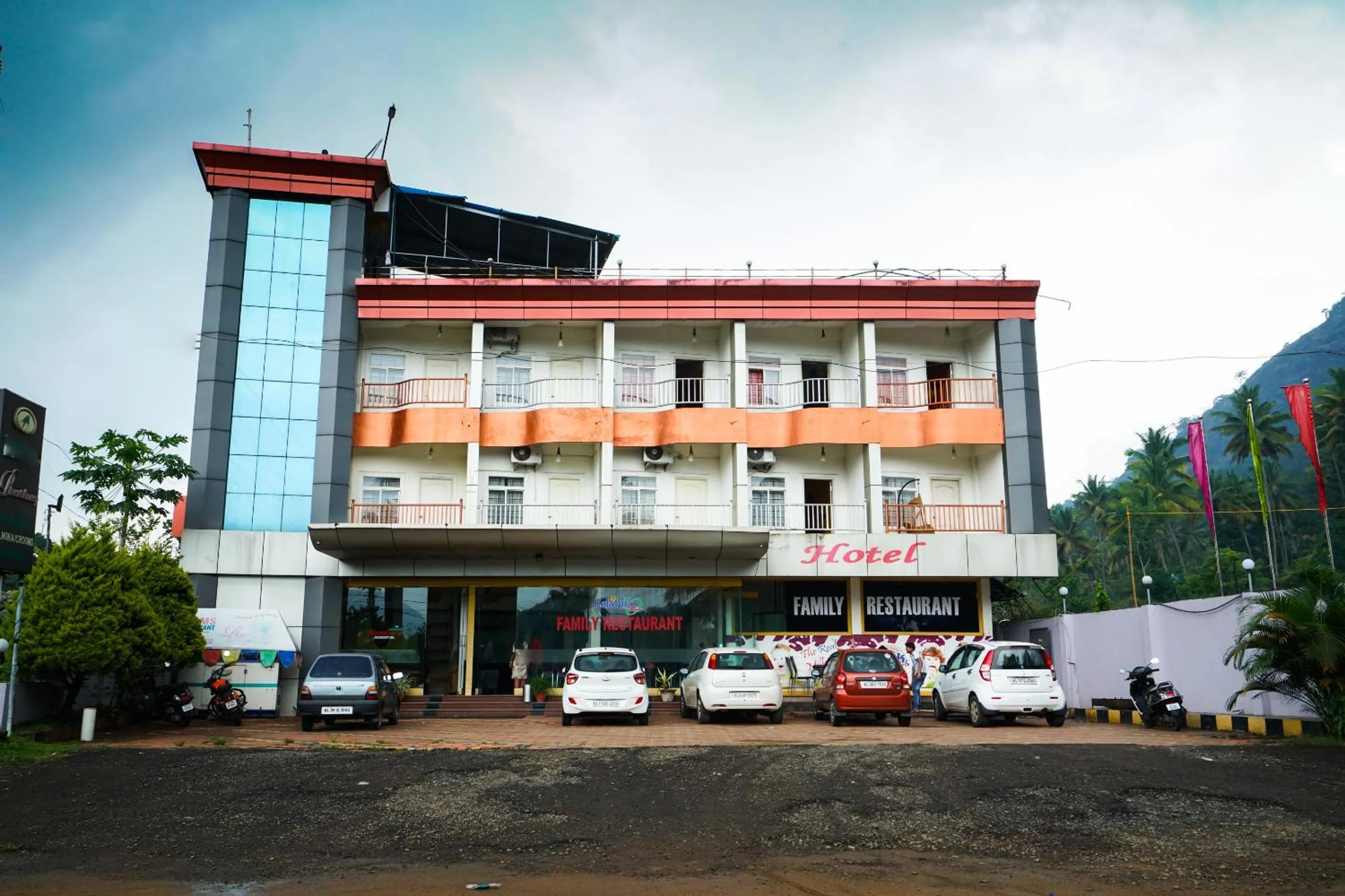 Facade/entrance in MGS Residency