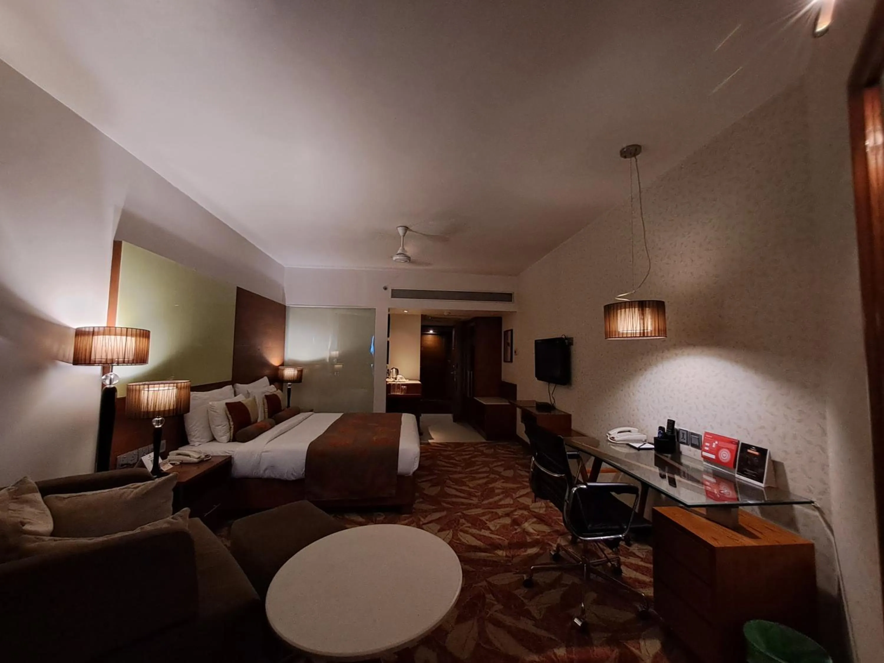 Bed in The Pride Hotel, Nagpur