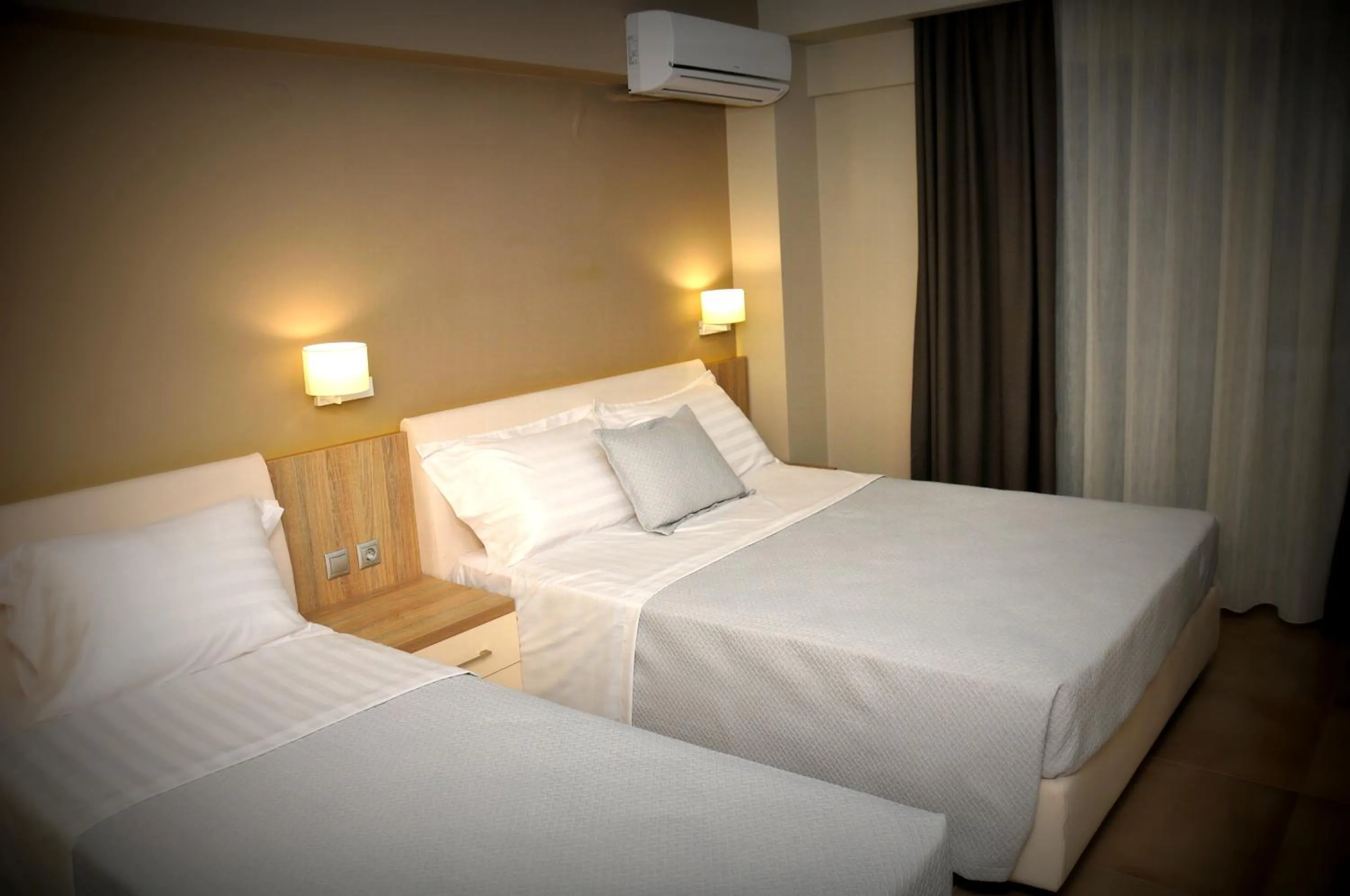 Bedroom, Bed in Riviera Olympus Gods