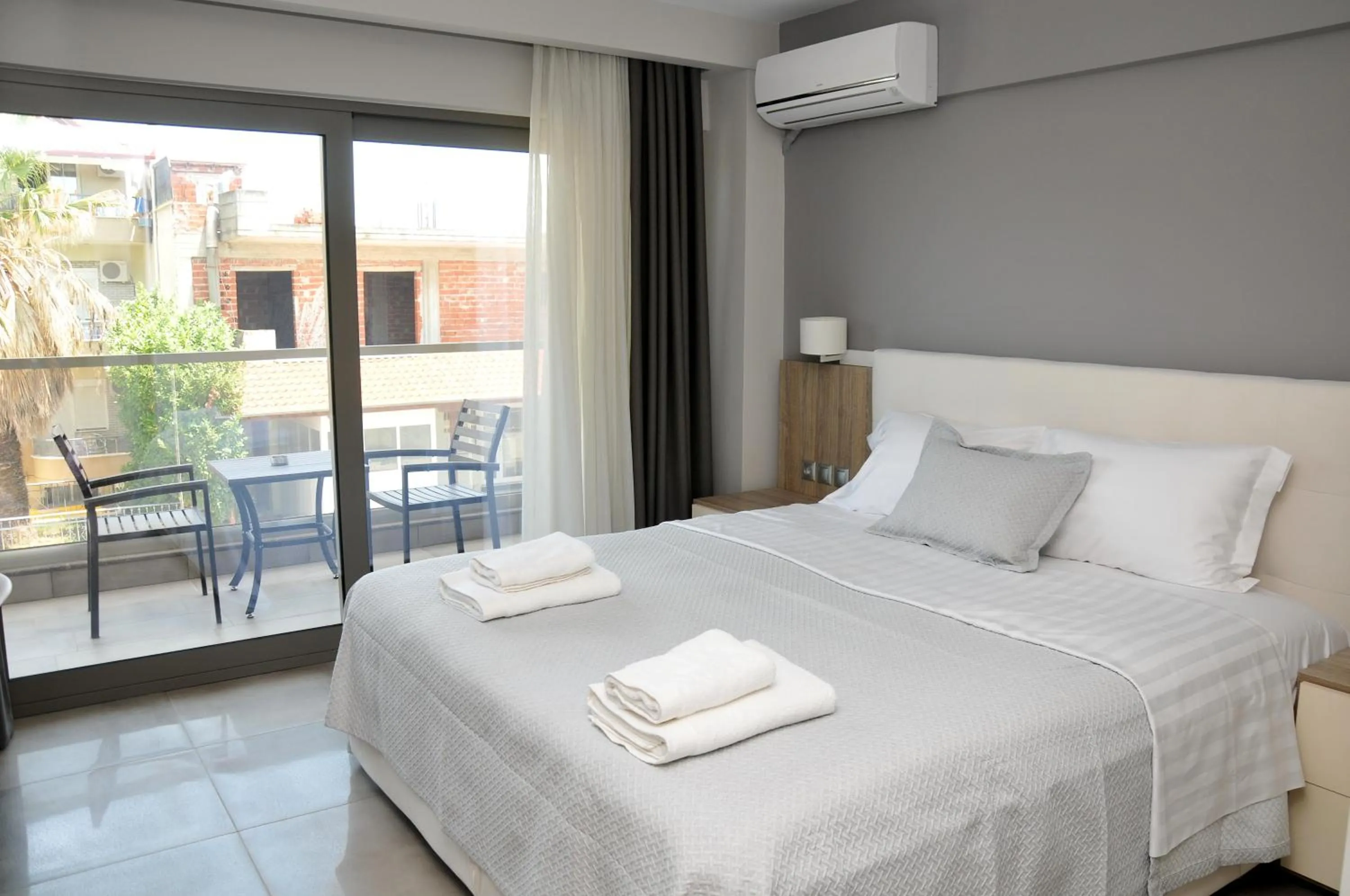 Bedroom, Bed in Riviera Olympus Gods