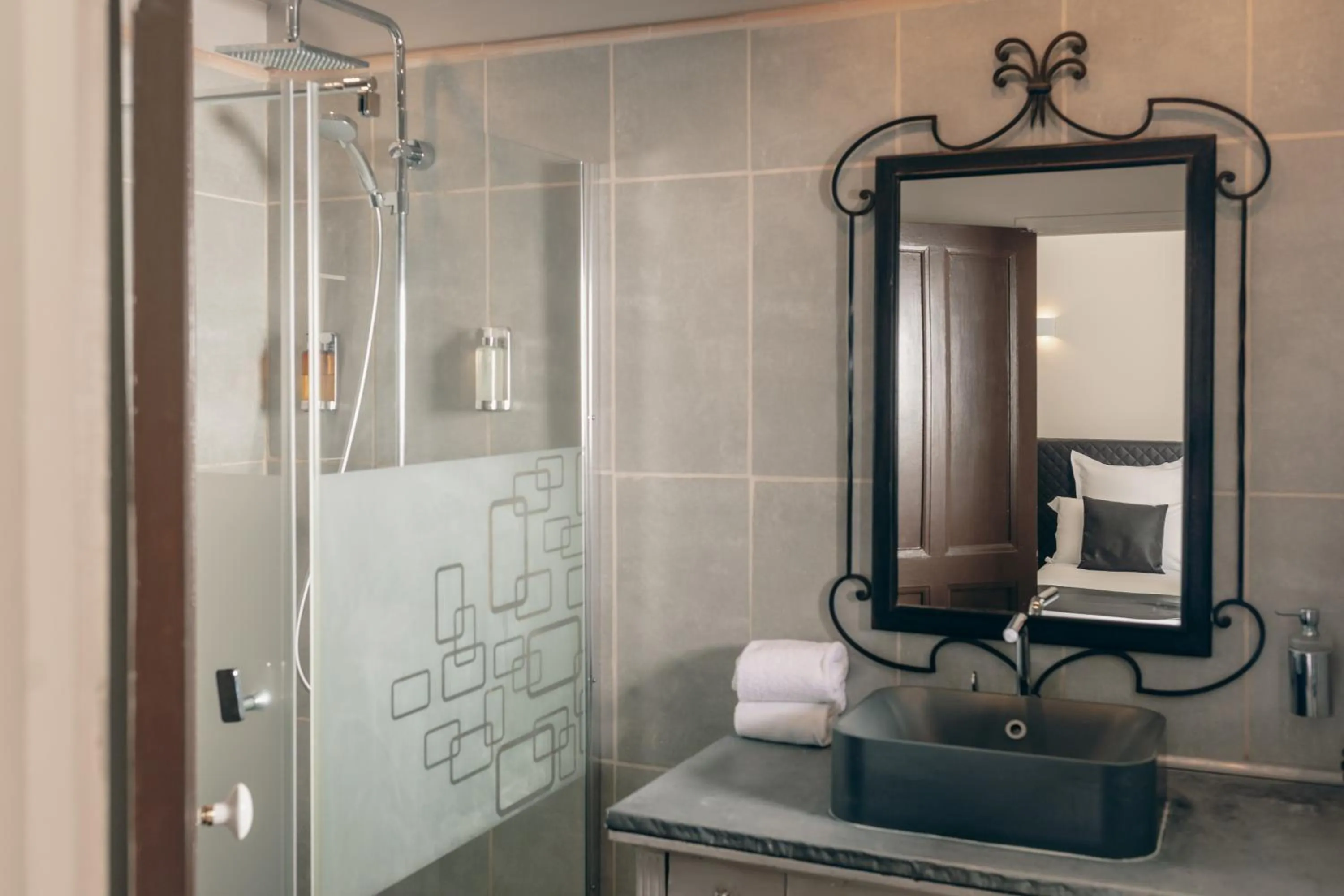 Shower in Auberge de la Treille - Chambres d'Hôtes