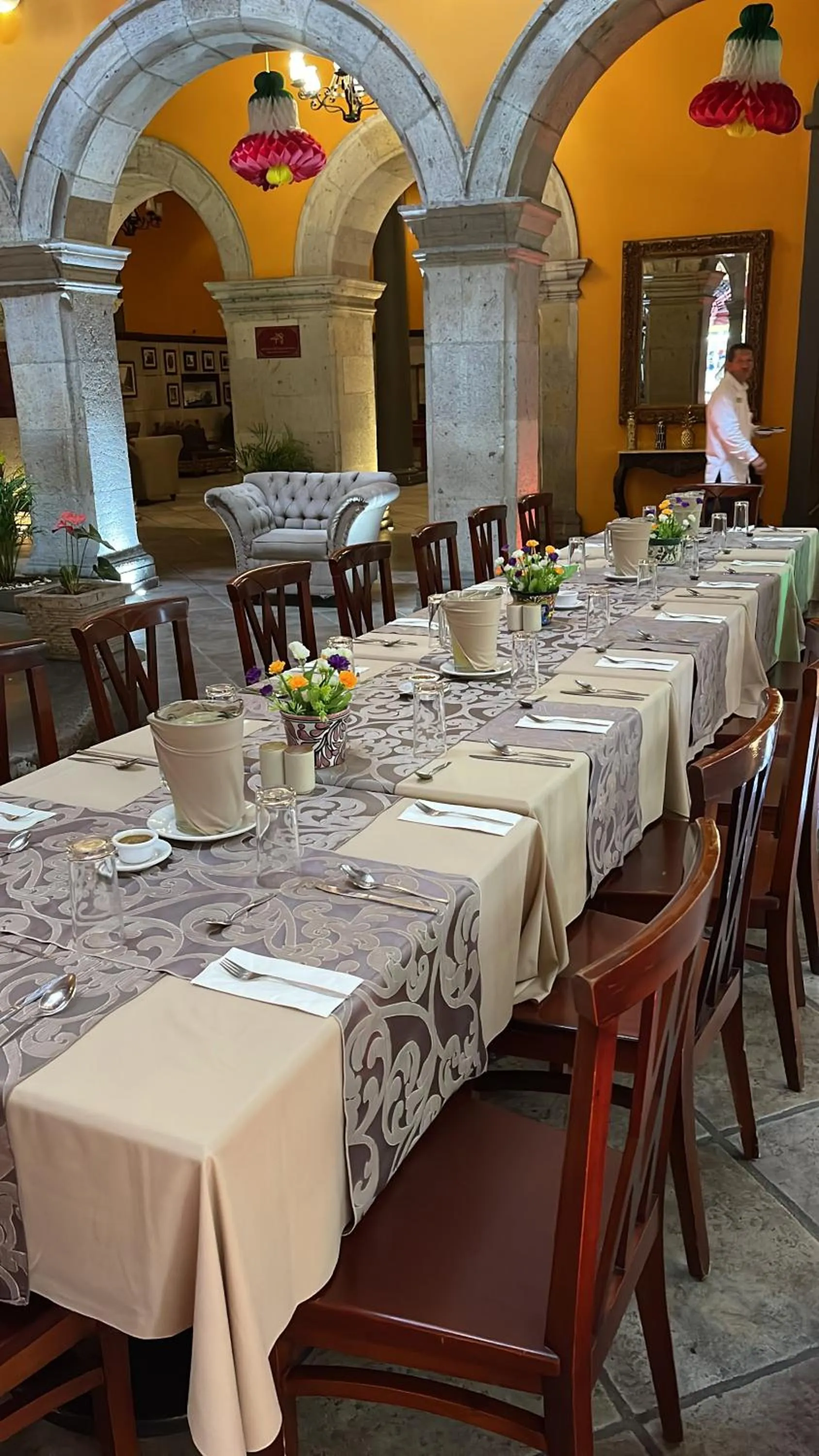 Restaurant/places to eat in Hotel Morales Historical & Colonial Downtown Core