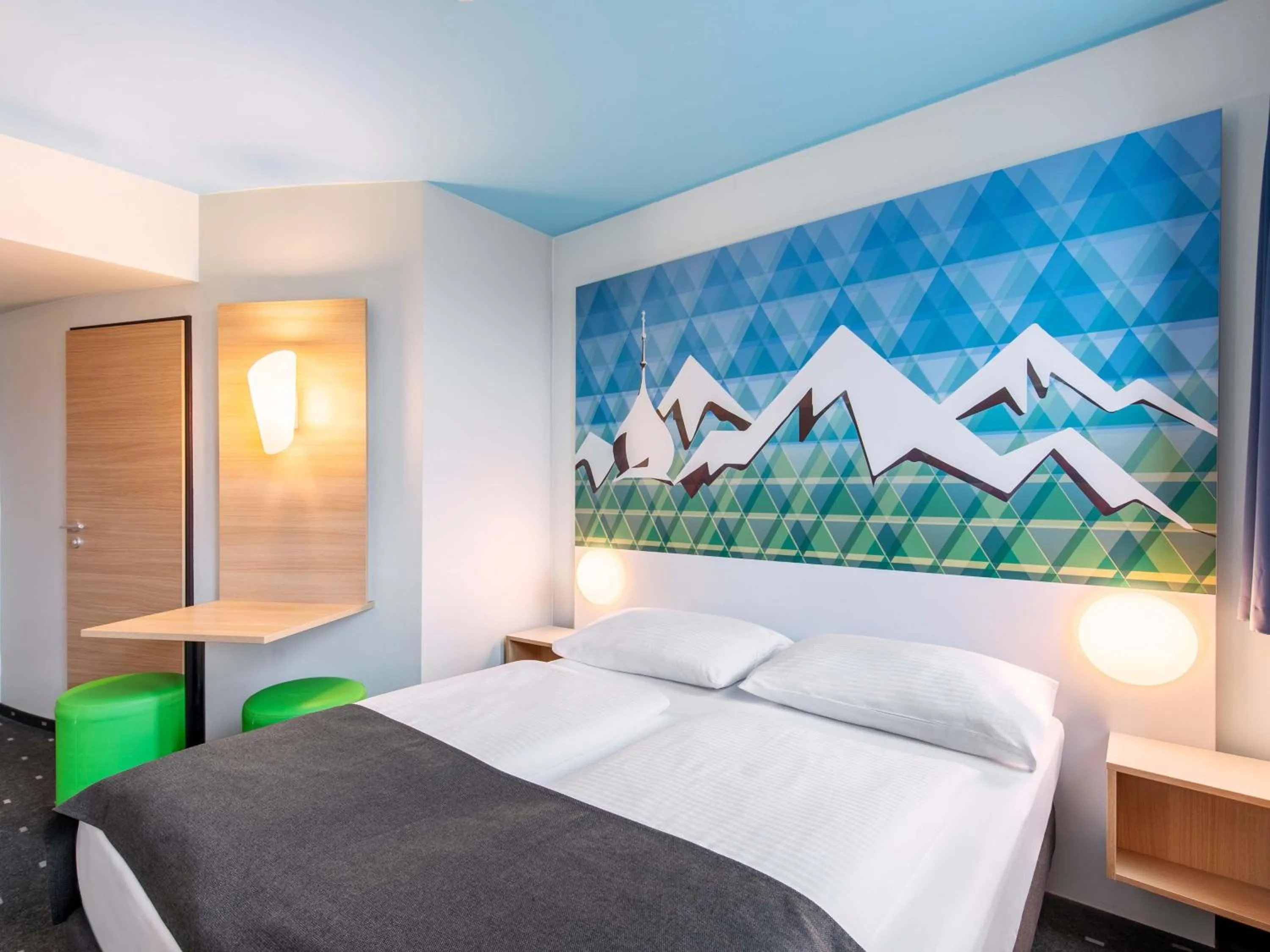 Photo of the whole room, Bed in B&B Hotel Rosenheim