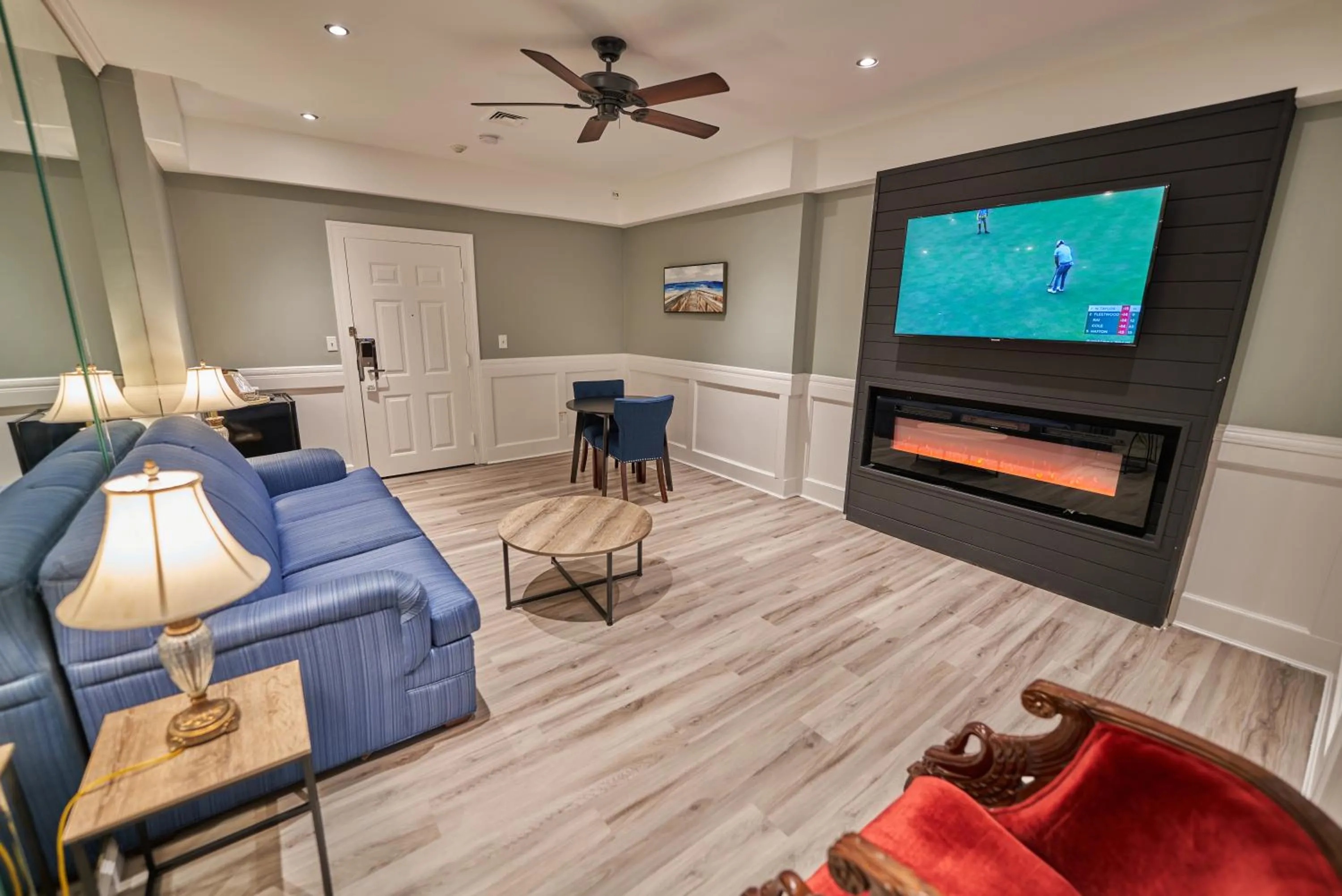 TV and multimedia in Hyannis Plaza Hotel