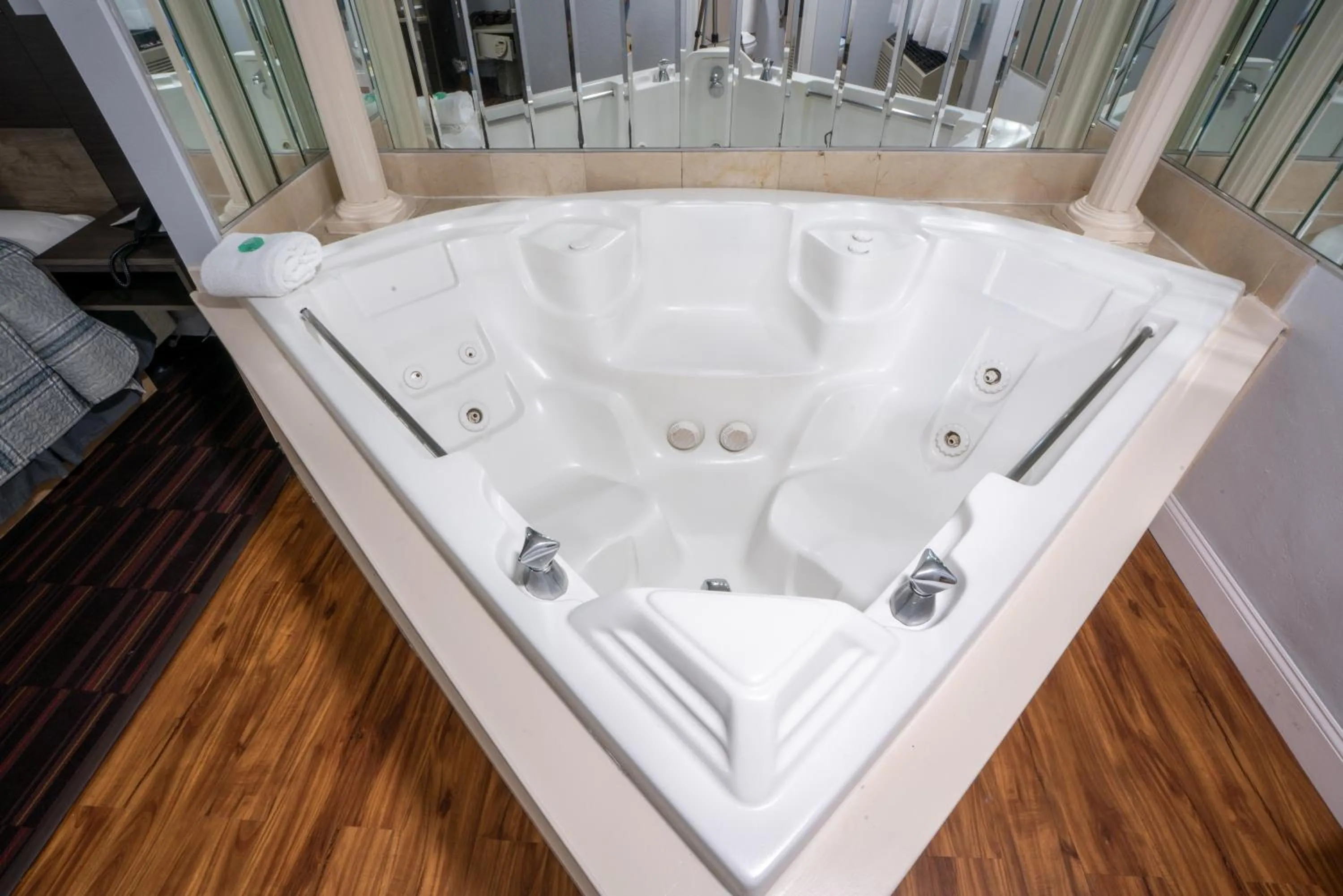 Hot Tub in Hyannis Plaza Hotel