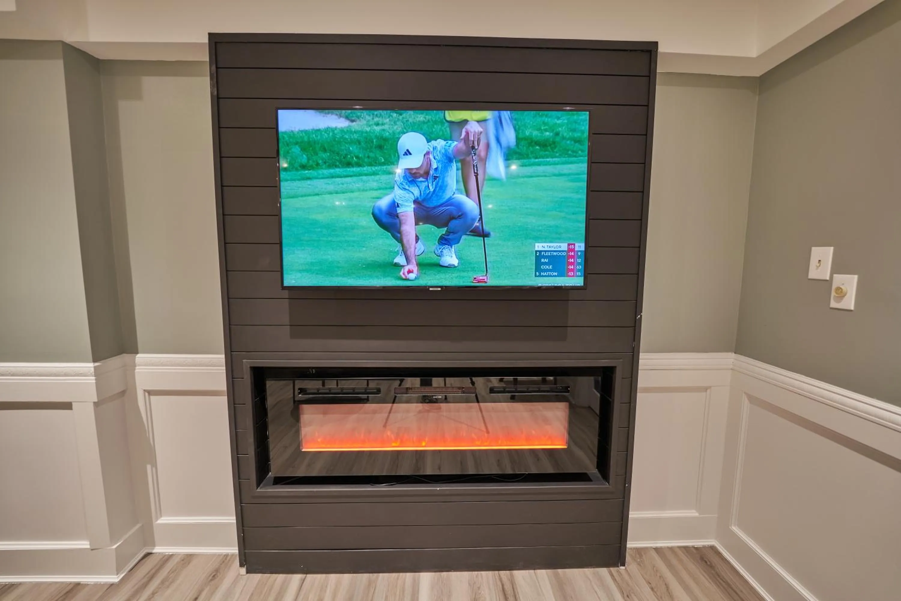 TV and multimedia in Hyannis Plaza Hotel