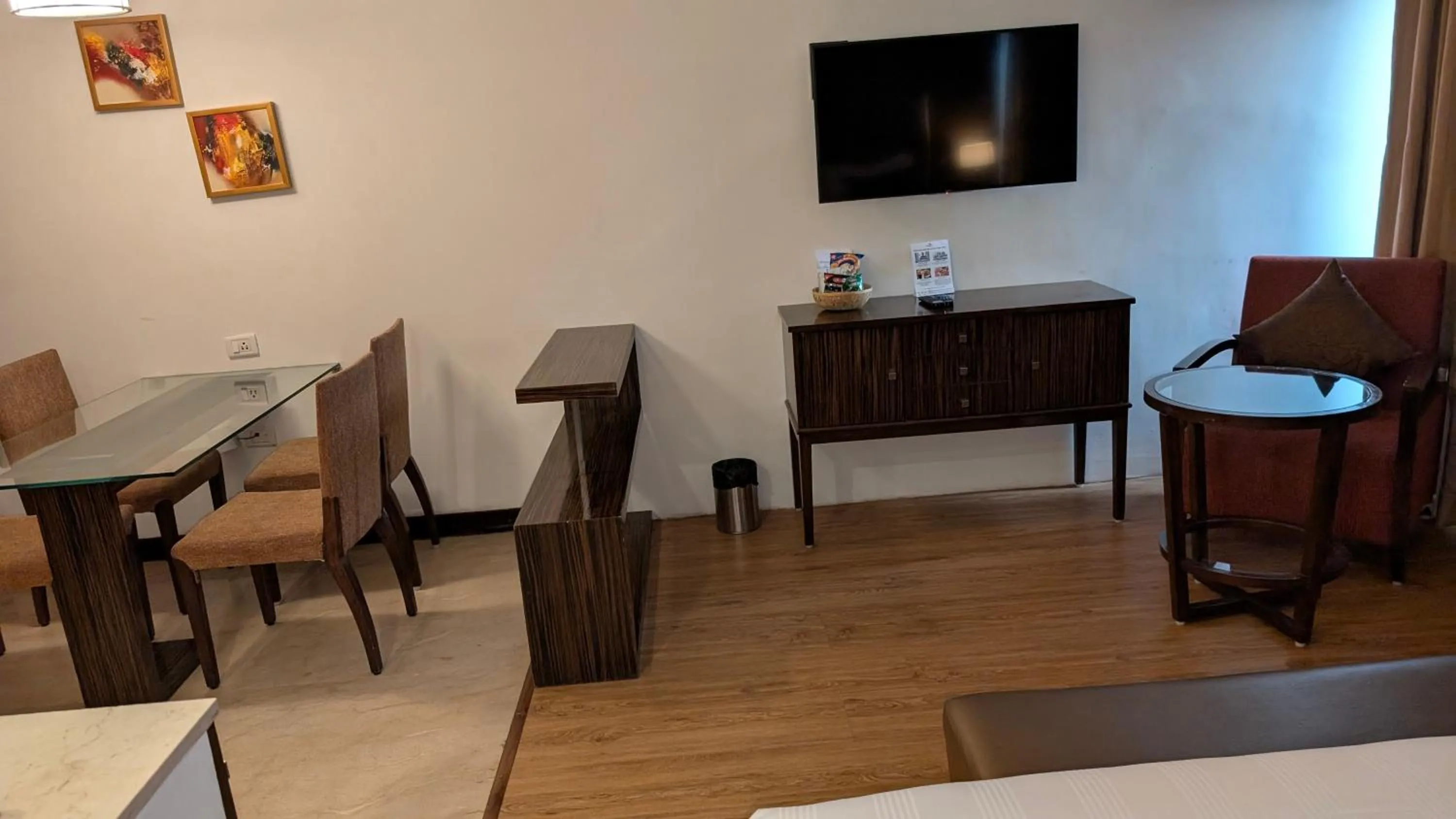 Dining area in Pride Hotel, Chennai