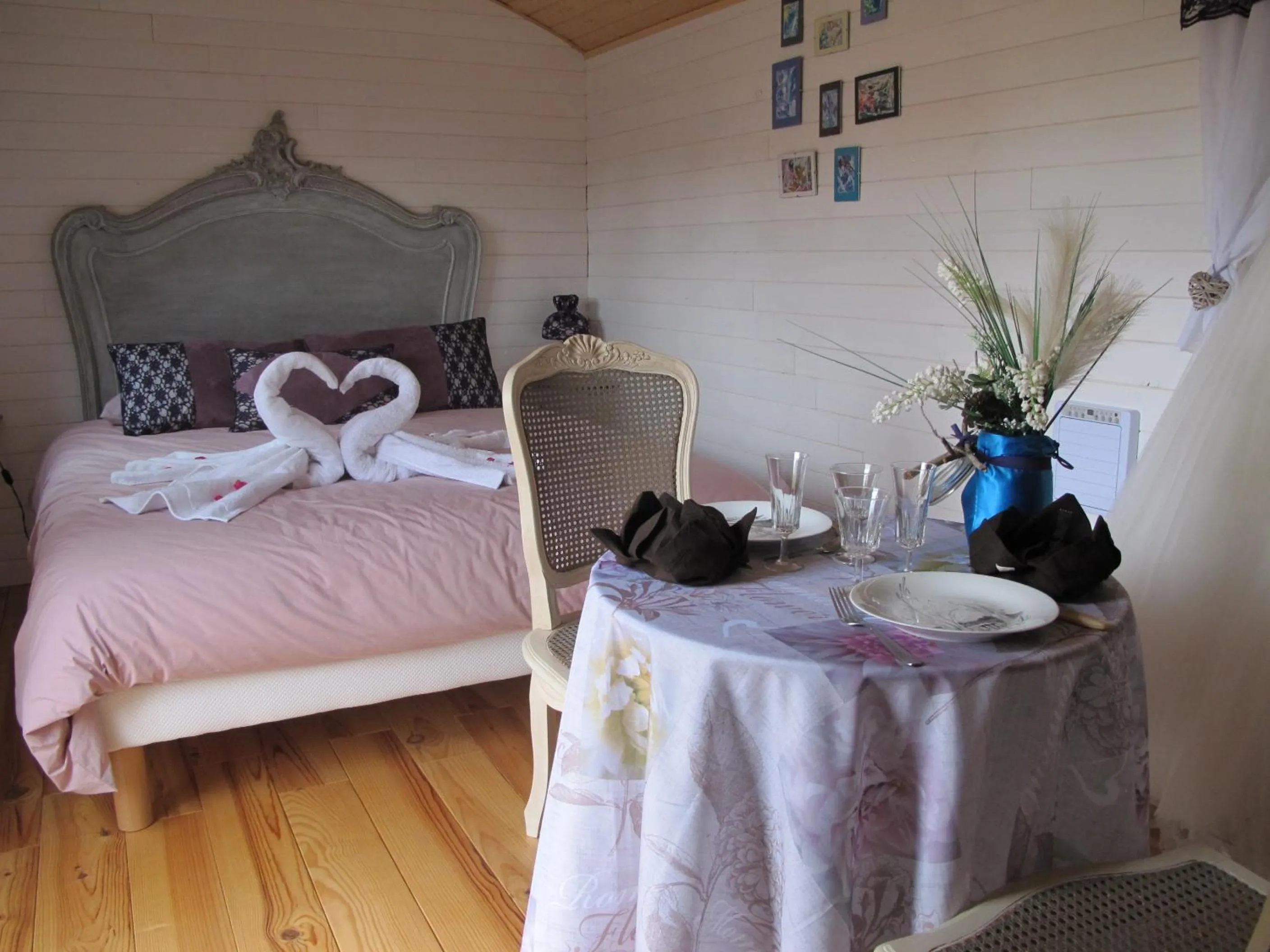 Bed in L'Oustau de Bigatié