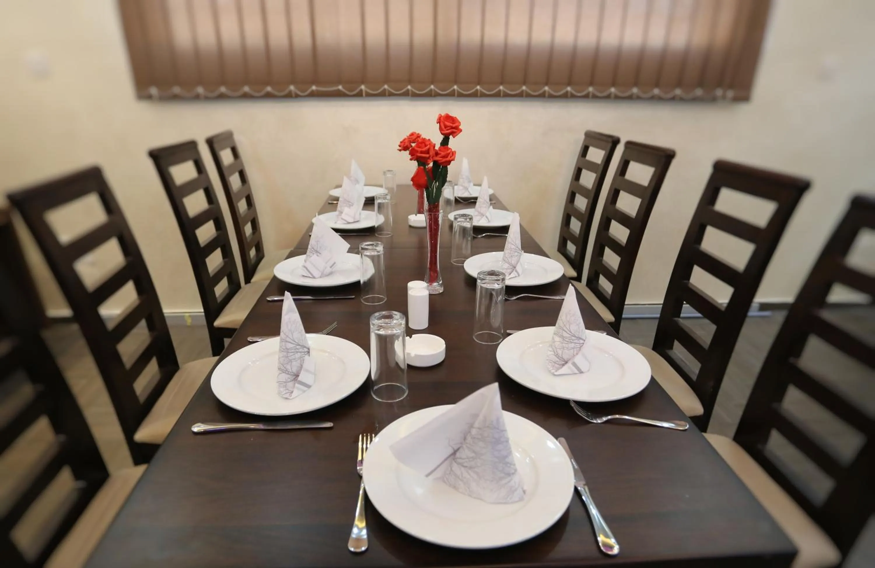 Restaurant/places to eat in 7Boys Hotel