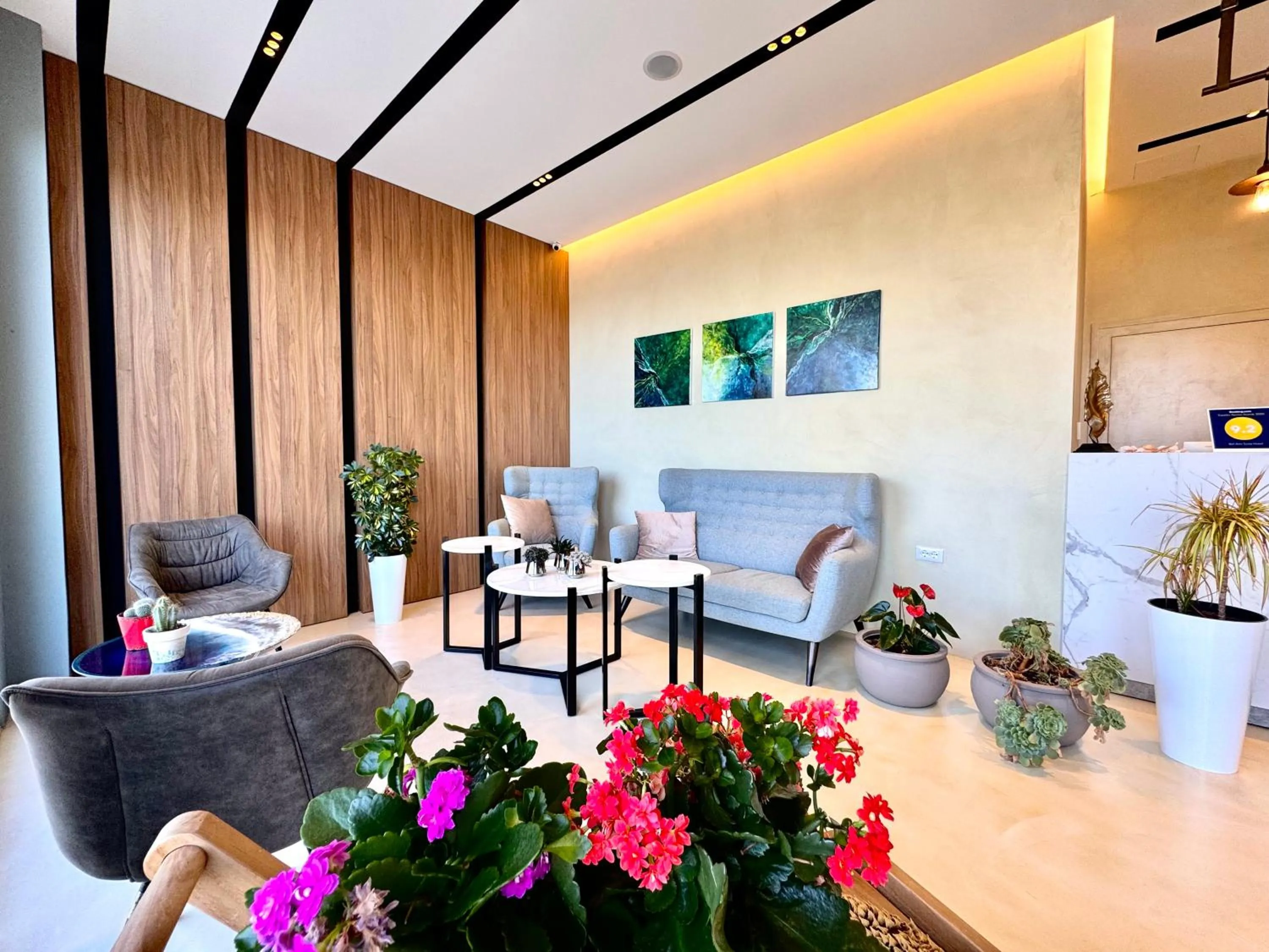 Seating area in Bel Ami Suita Hotel