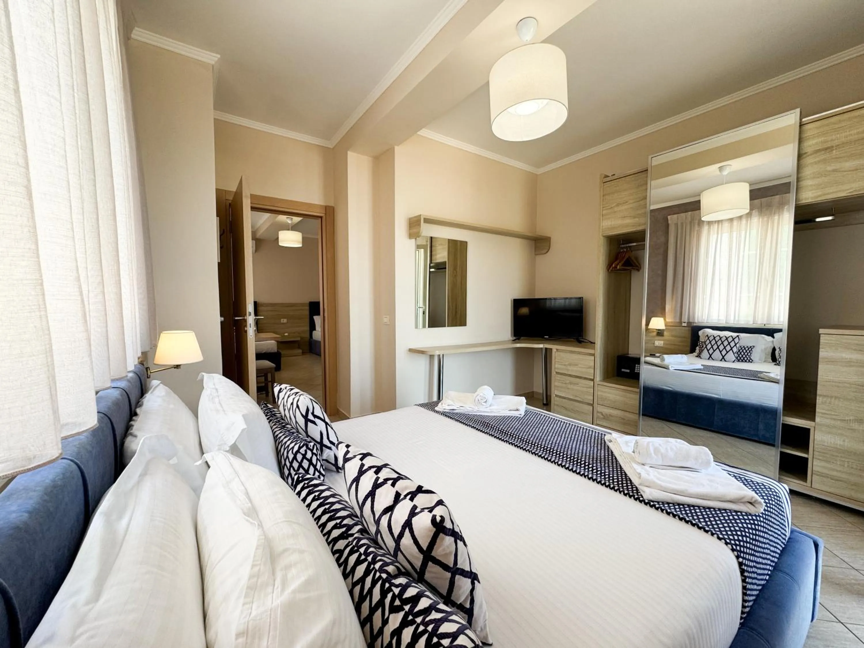 TV and multimedia in Bel Ami Suita Hotel