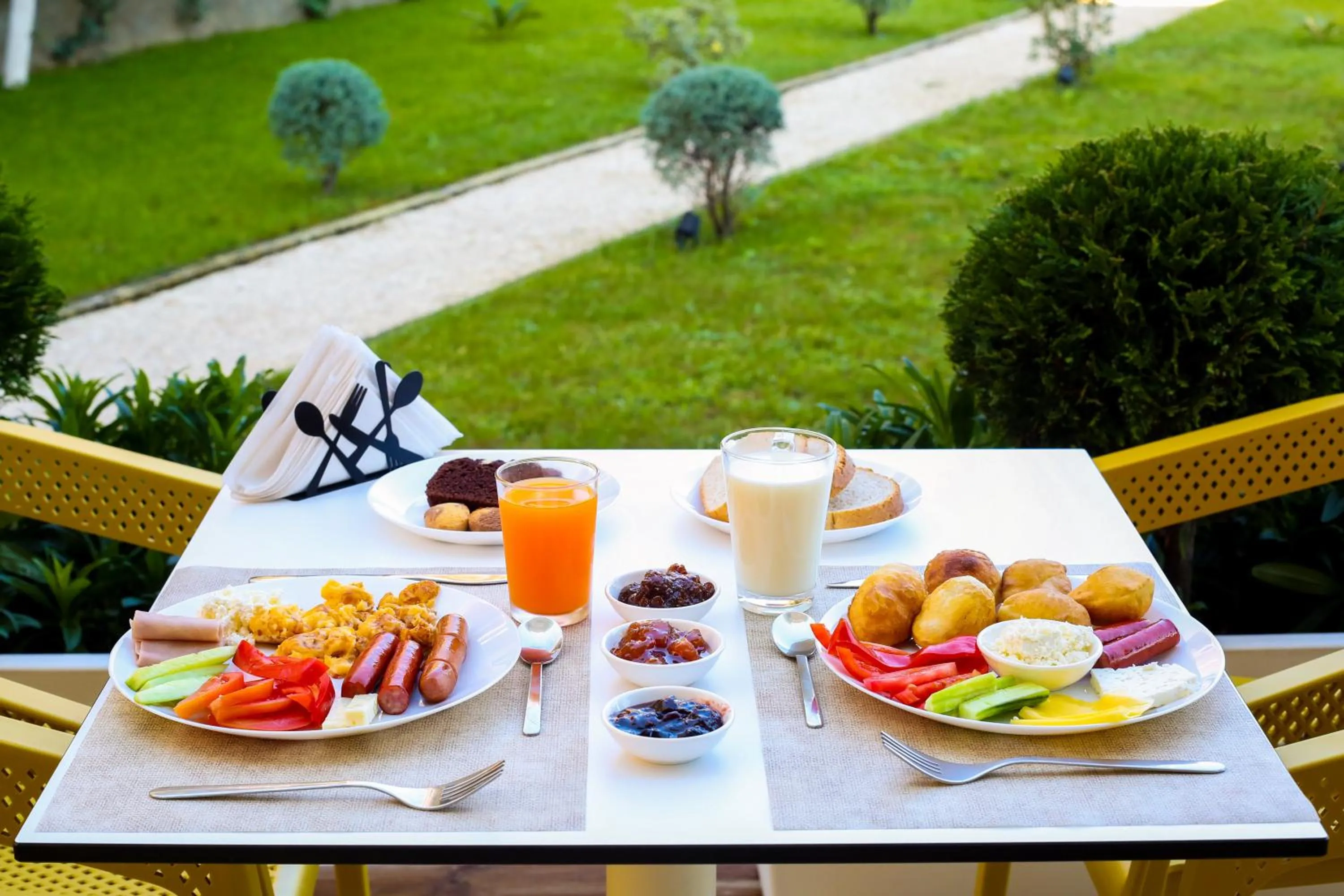 Breakfast in Bel Ami Suita Hotel