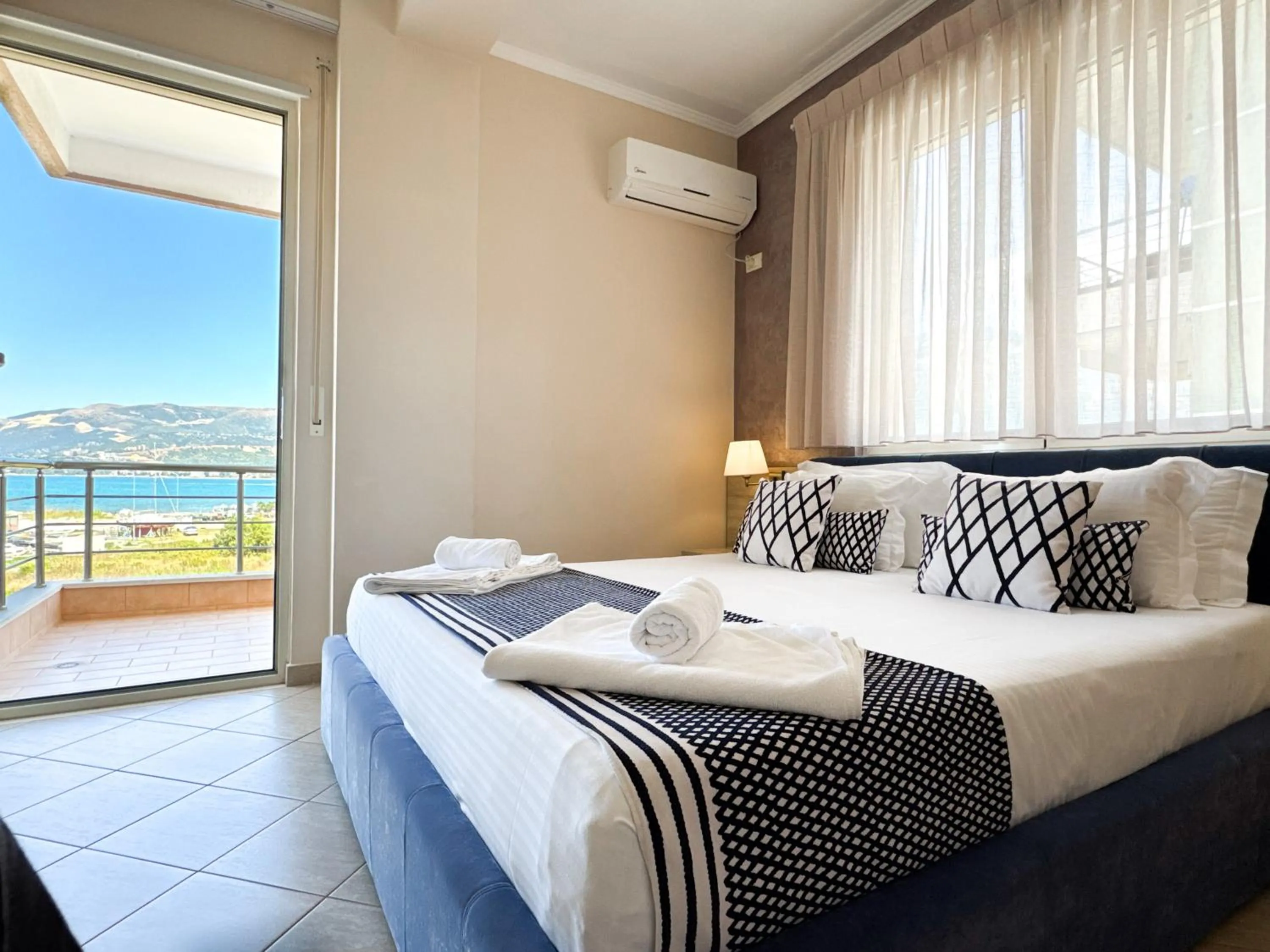 Bed in Bel Ami Suita Hotel