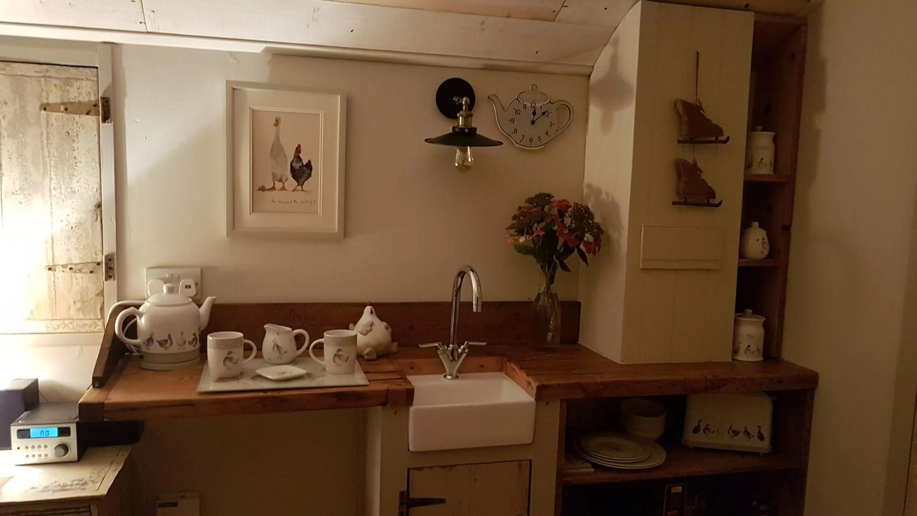 Kitchen or kitchenette in The Shepherds Snug
