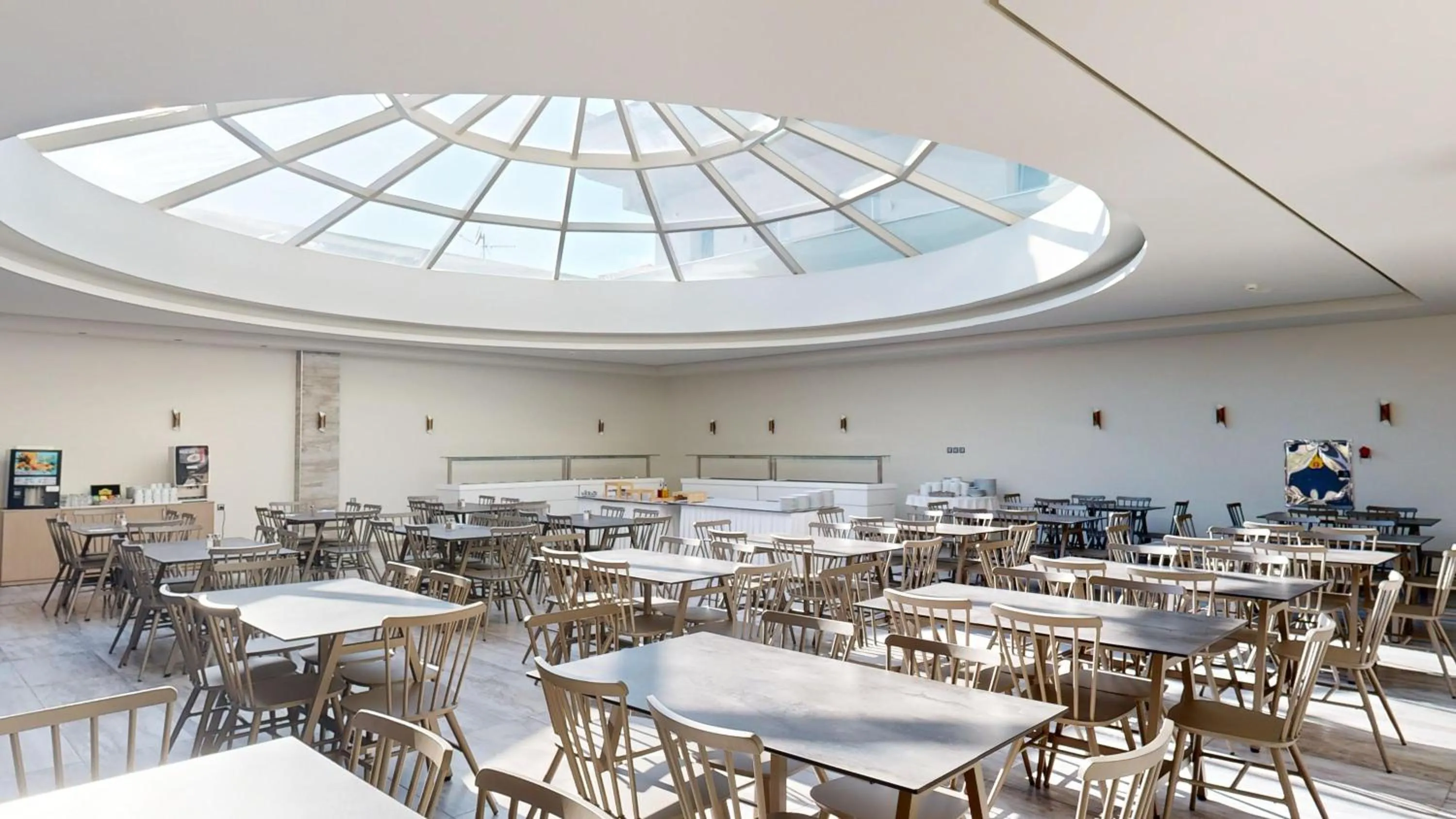 Restaurant/places to eat in The Dome Luxury