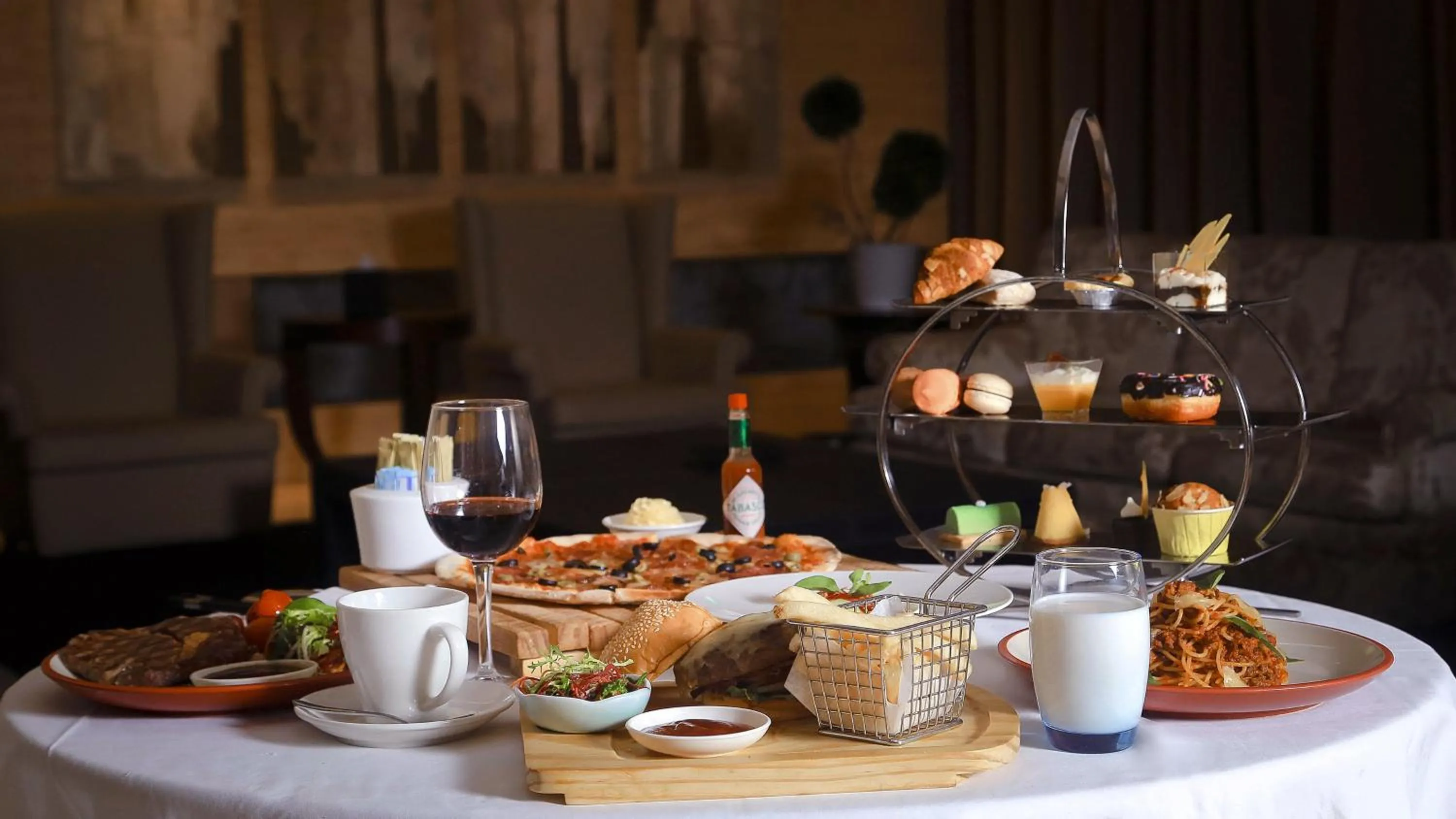 Photo of the whole room in InterContinental Qingdao by IHG