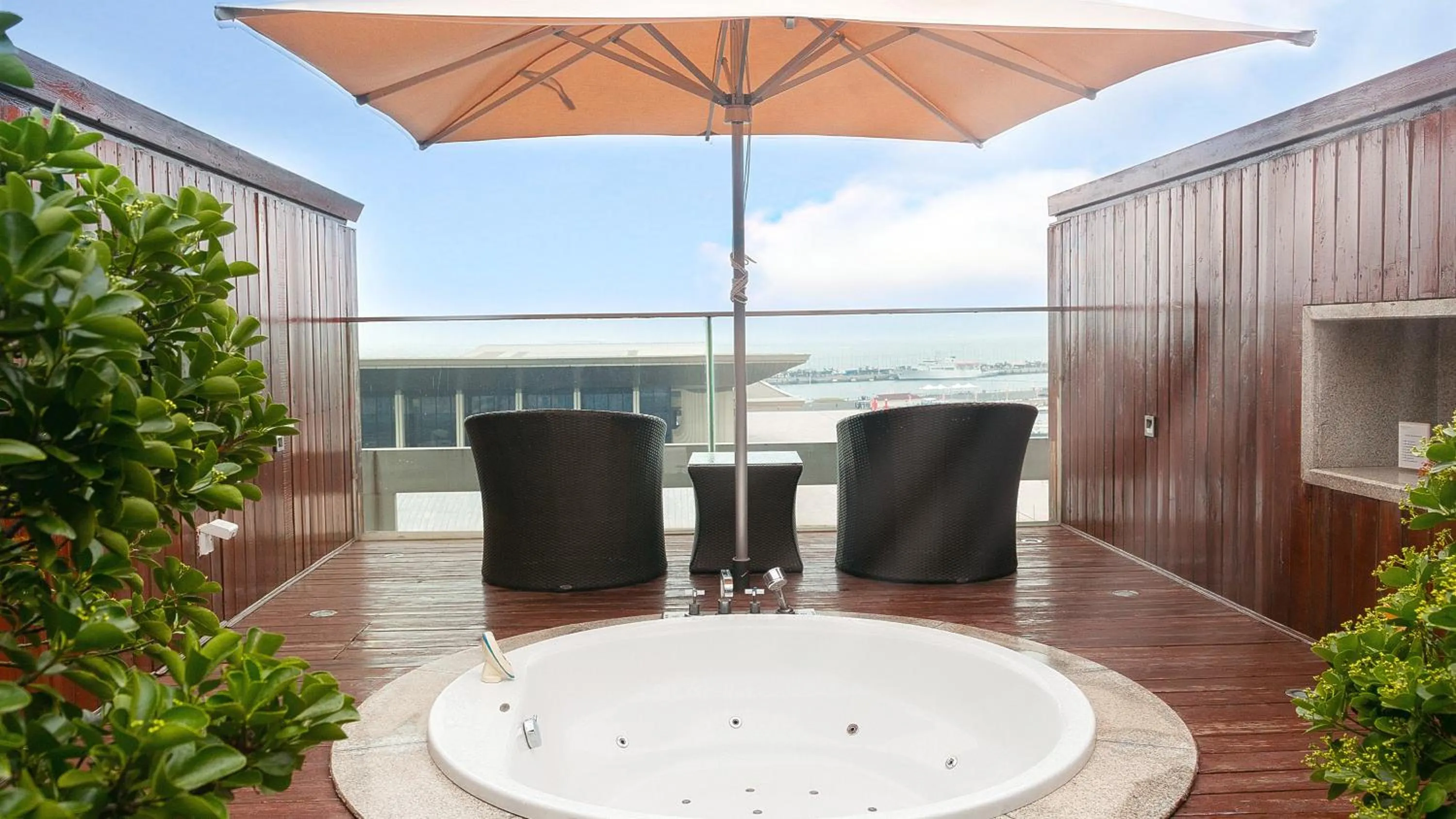 Bedroom in InterContinental Qingdao by IHG