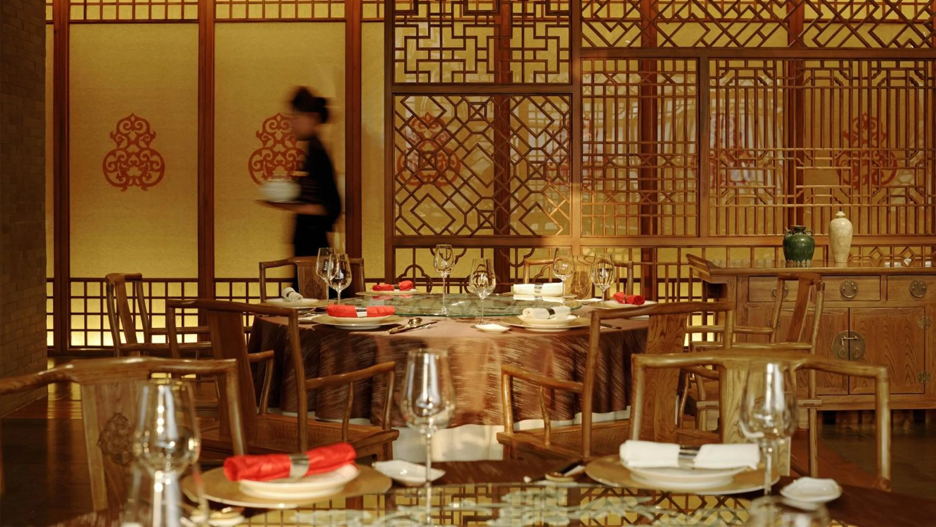 Restaurant/places to eat in InterContinental Qingdao by IHG